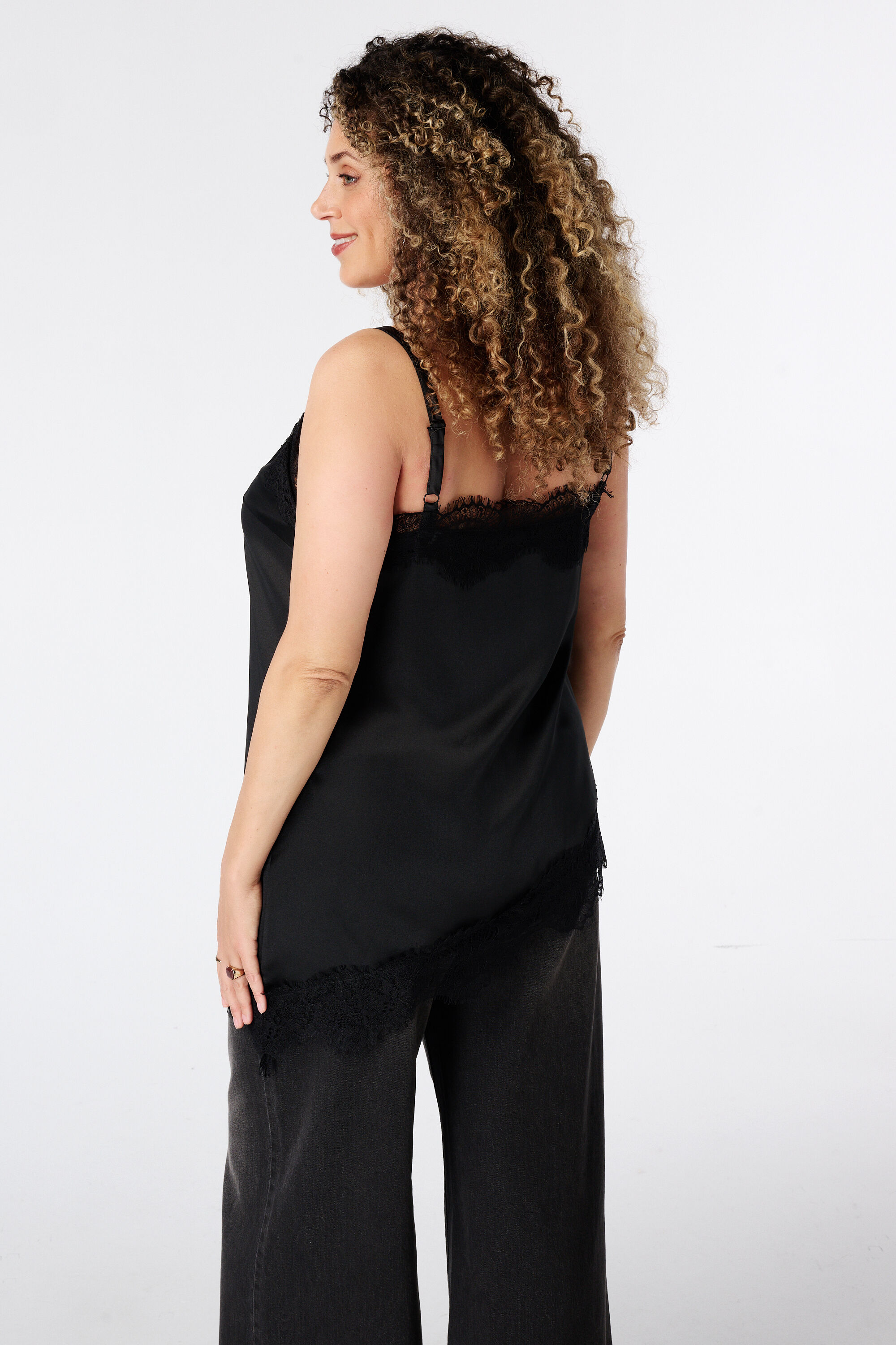 A-symmetrische blouse met kant image number 3