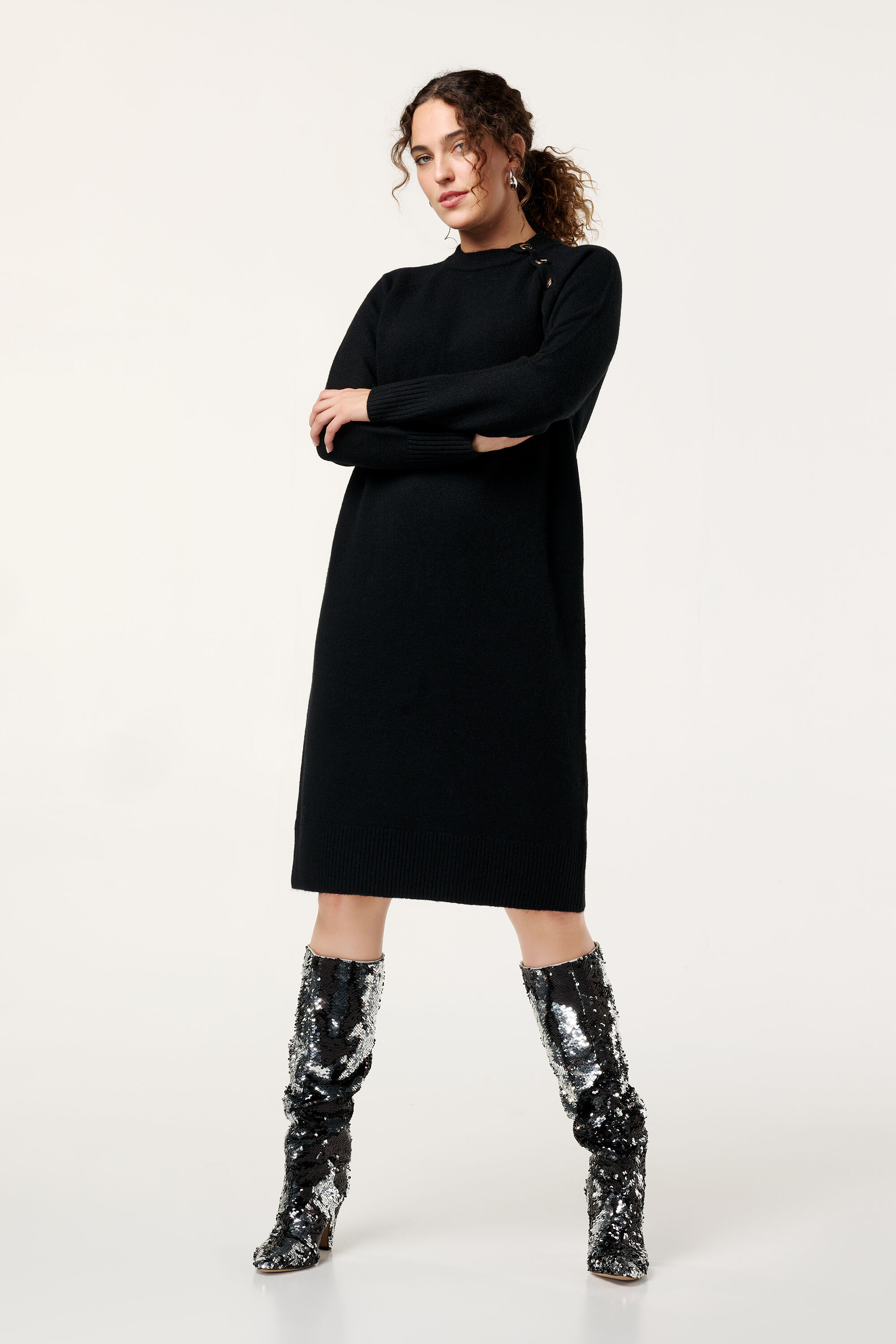 Robe midi en maille avec boutons fantaisie image number 5