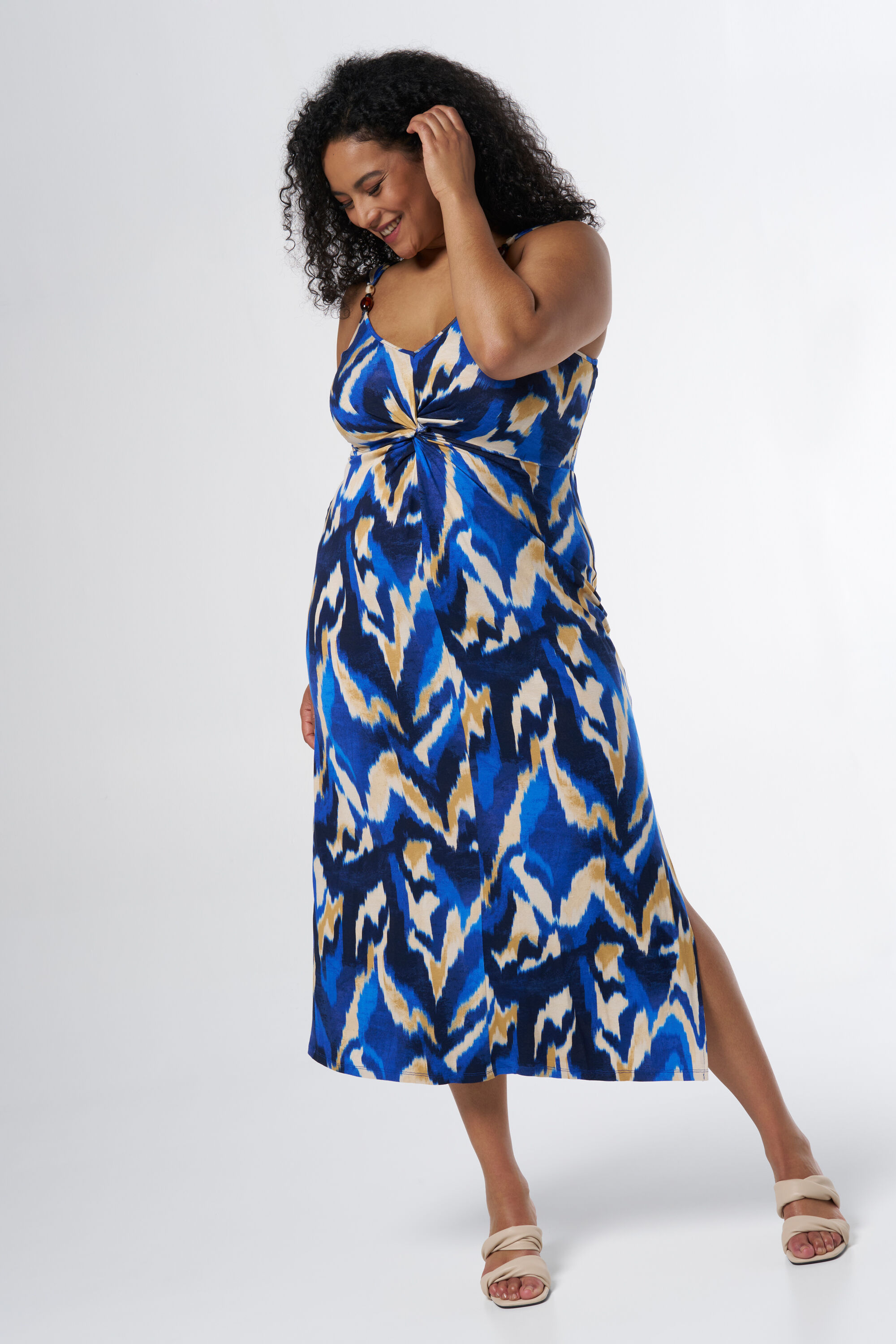 Robe midi &agrave; d&eacute;tails torsad&eacute;s  image number 0