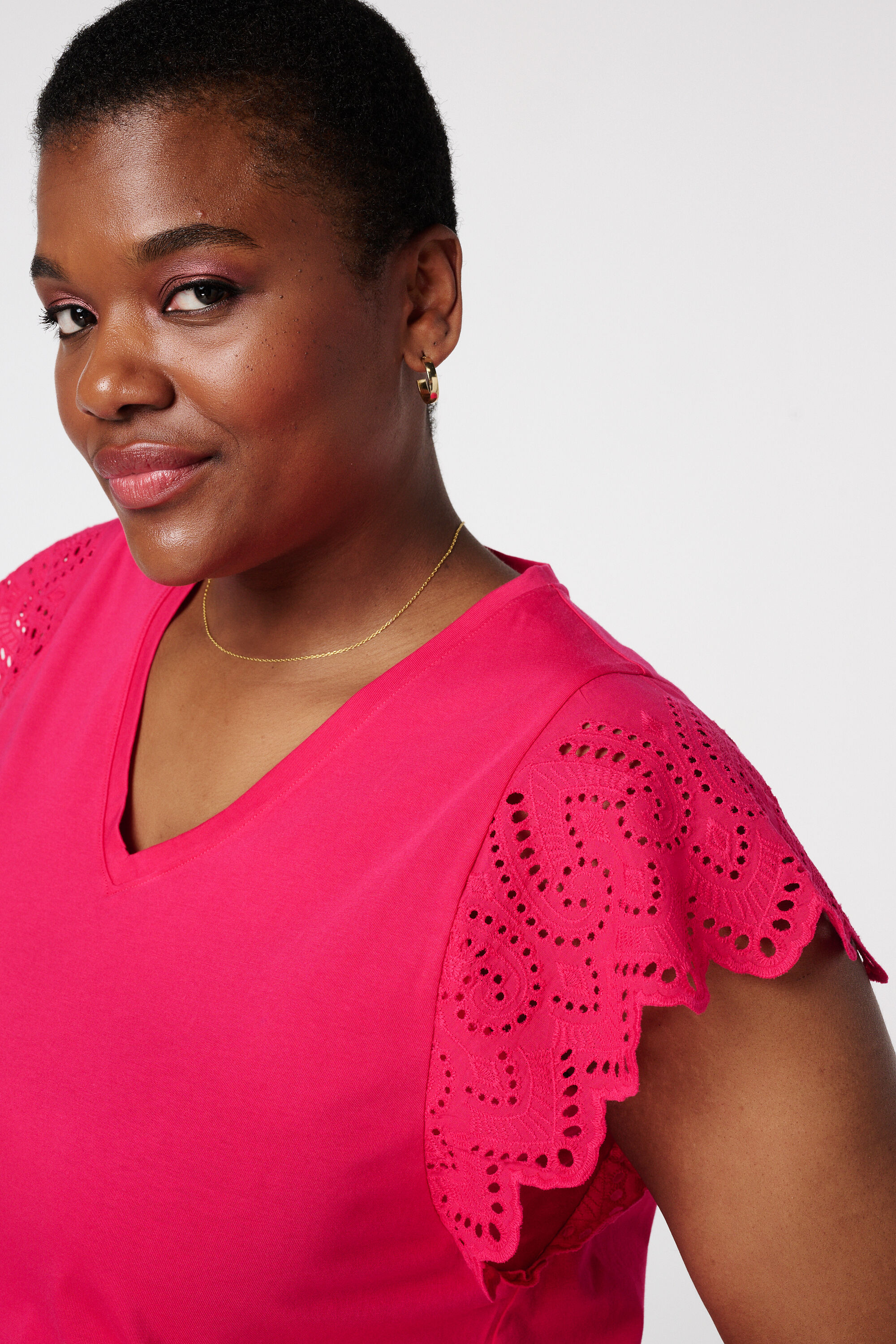 T-shirt met details op de mouwen image number 4