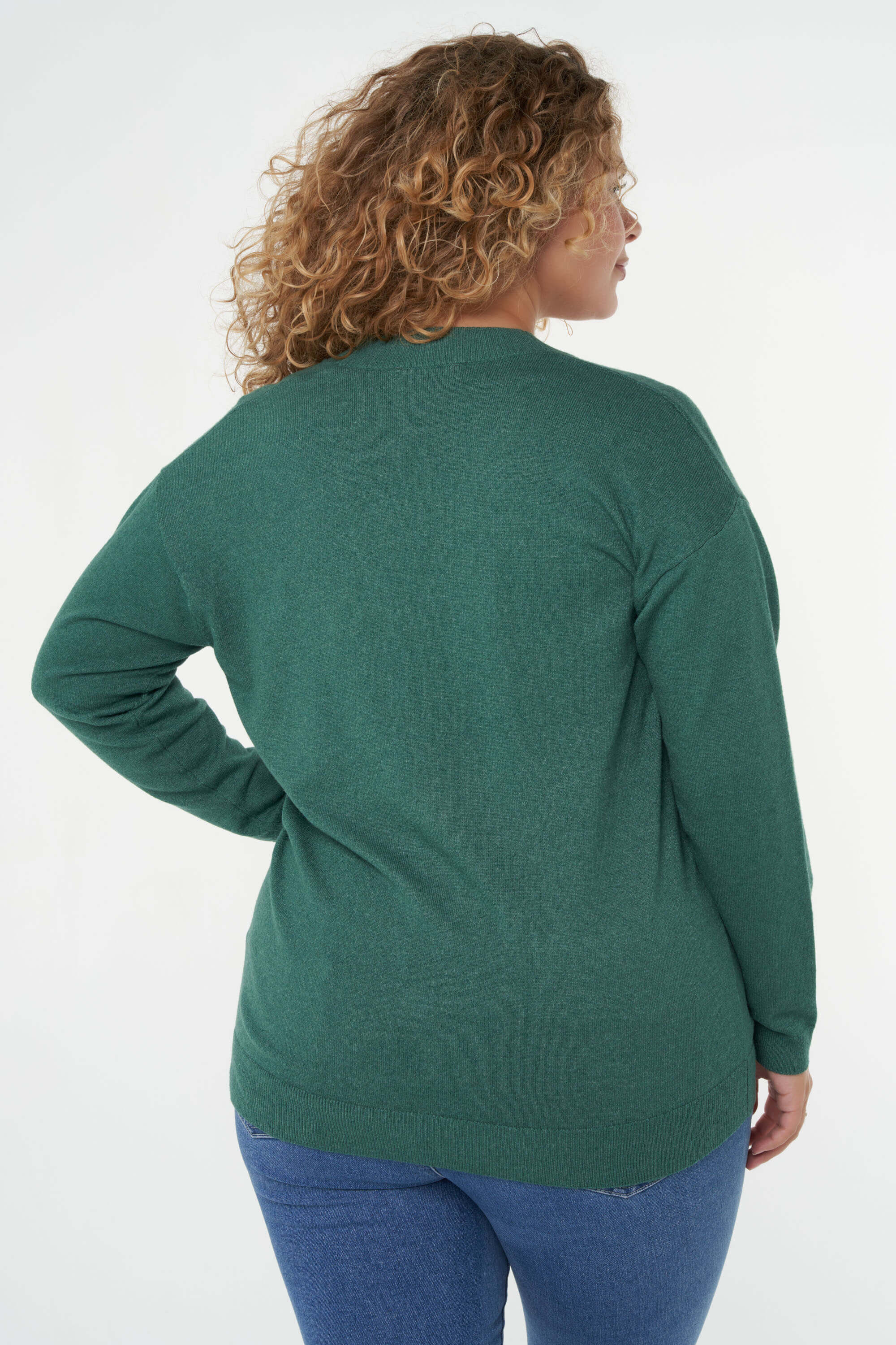 Fijngebreid vest met knopen image number 4