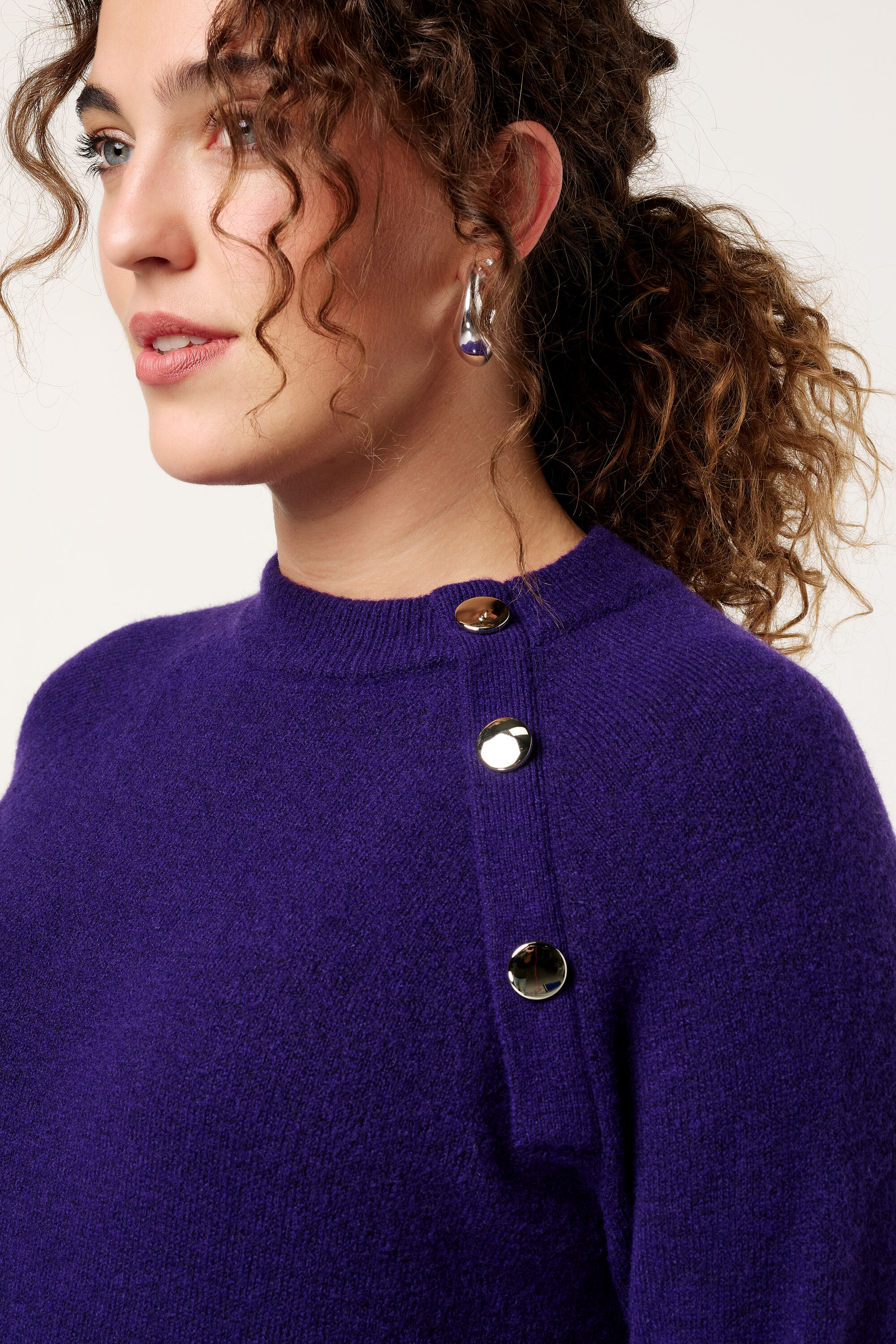 Midi gebreide jurk met knopen image number 4