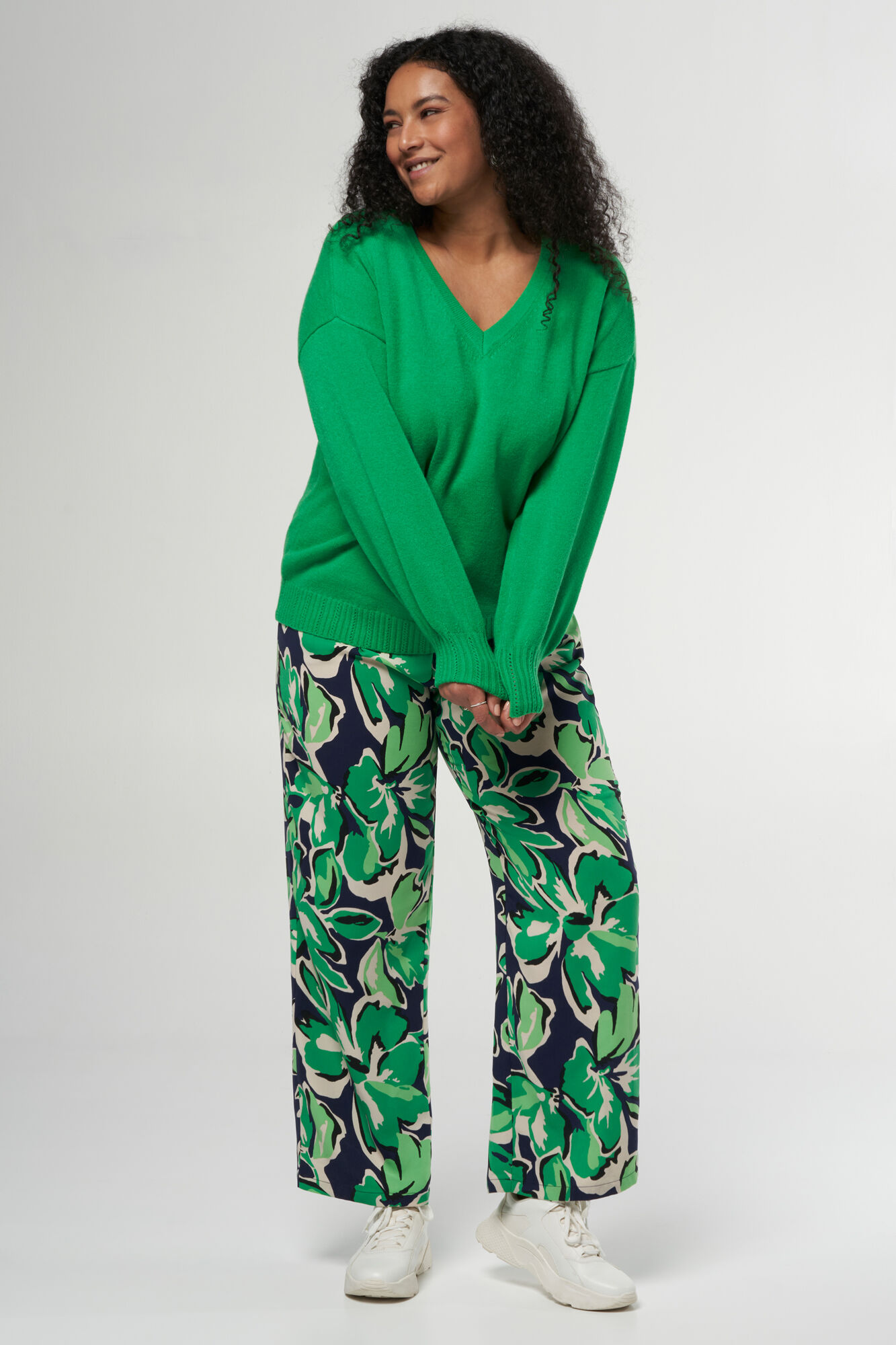 Jumpsuit met groene bloemenprint image number 6