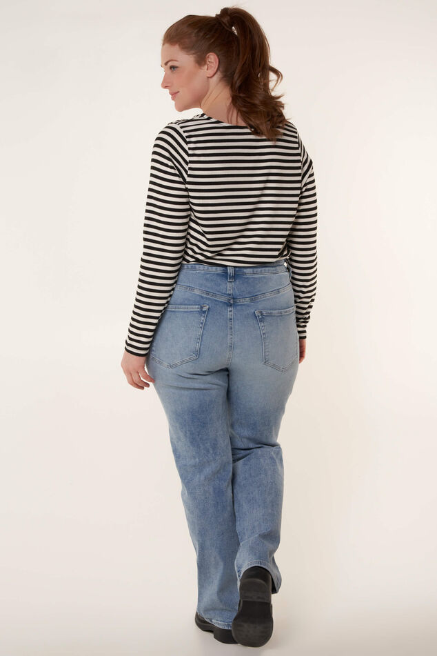 Straight leg jeans  image number 4