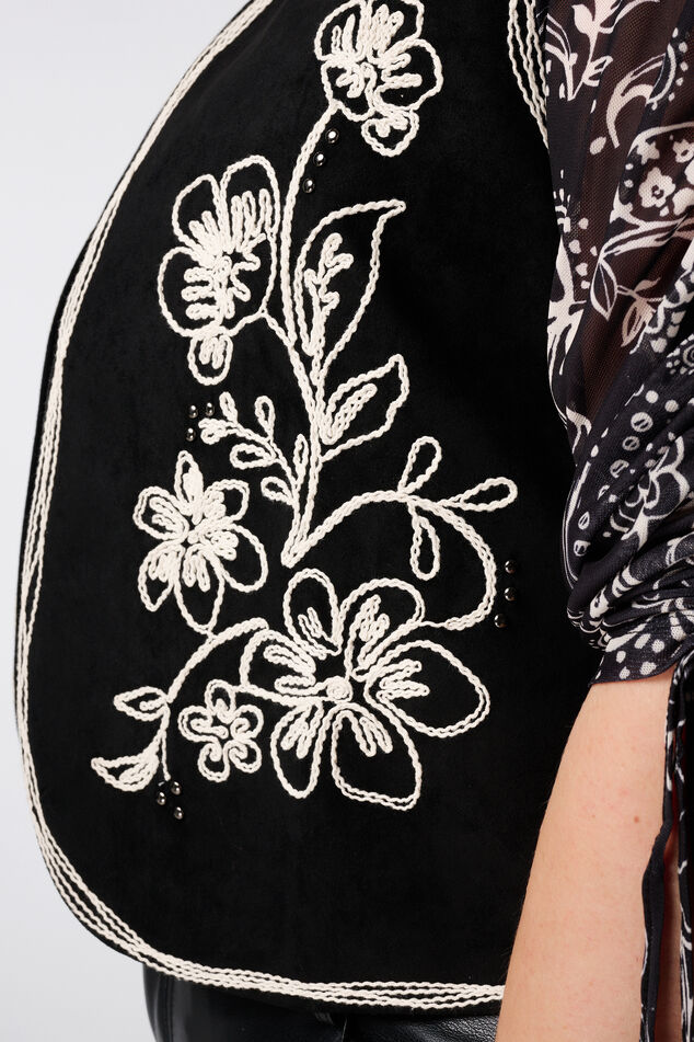 Gilet in suède look met broderie image number 6