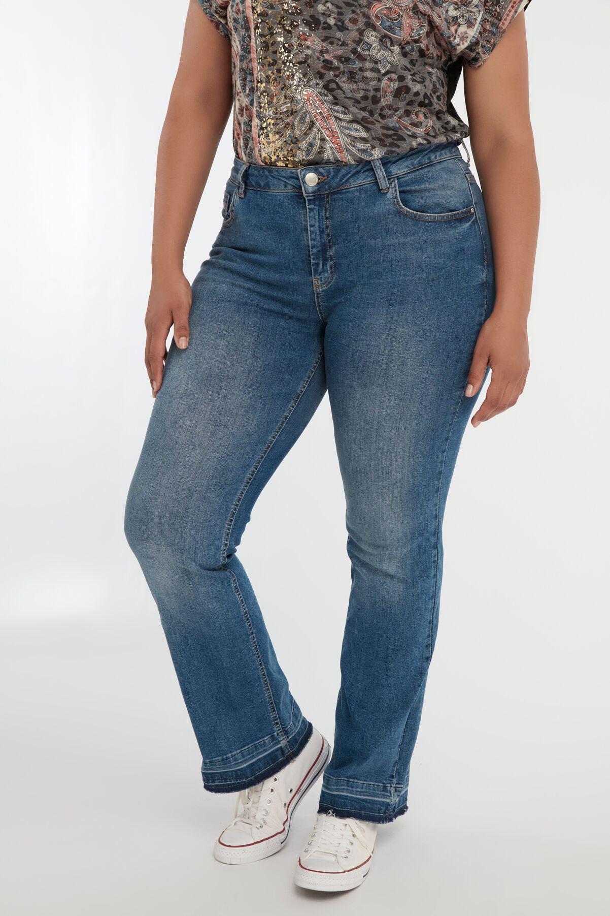 Flared high waist jeans image number 5