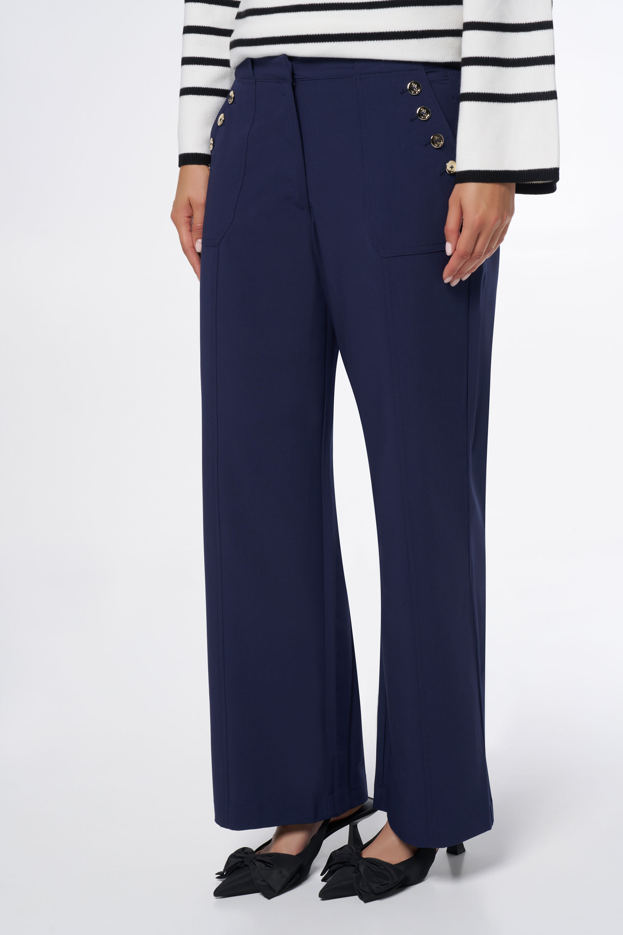 Wide leg broek met sierknopen image number 5