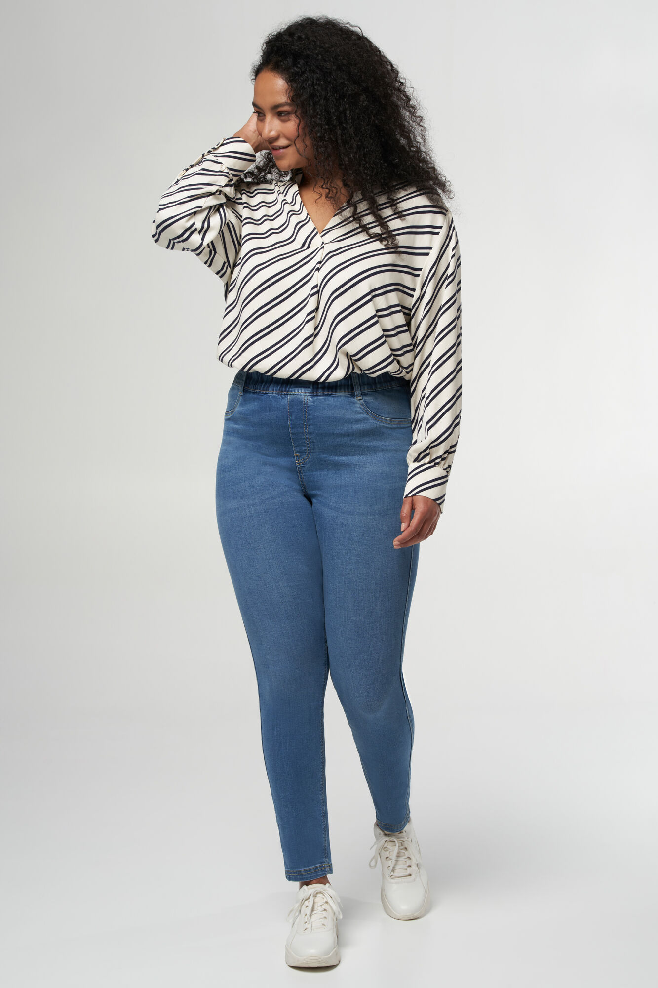 Tregging &agrave; jambes skinny image number 6