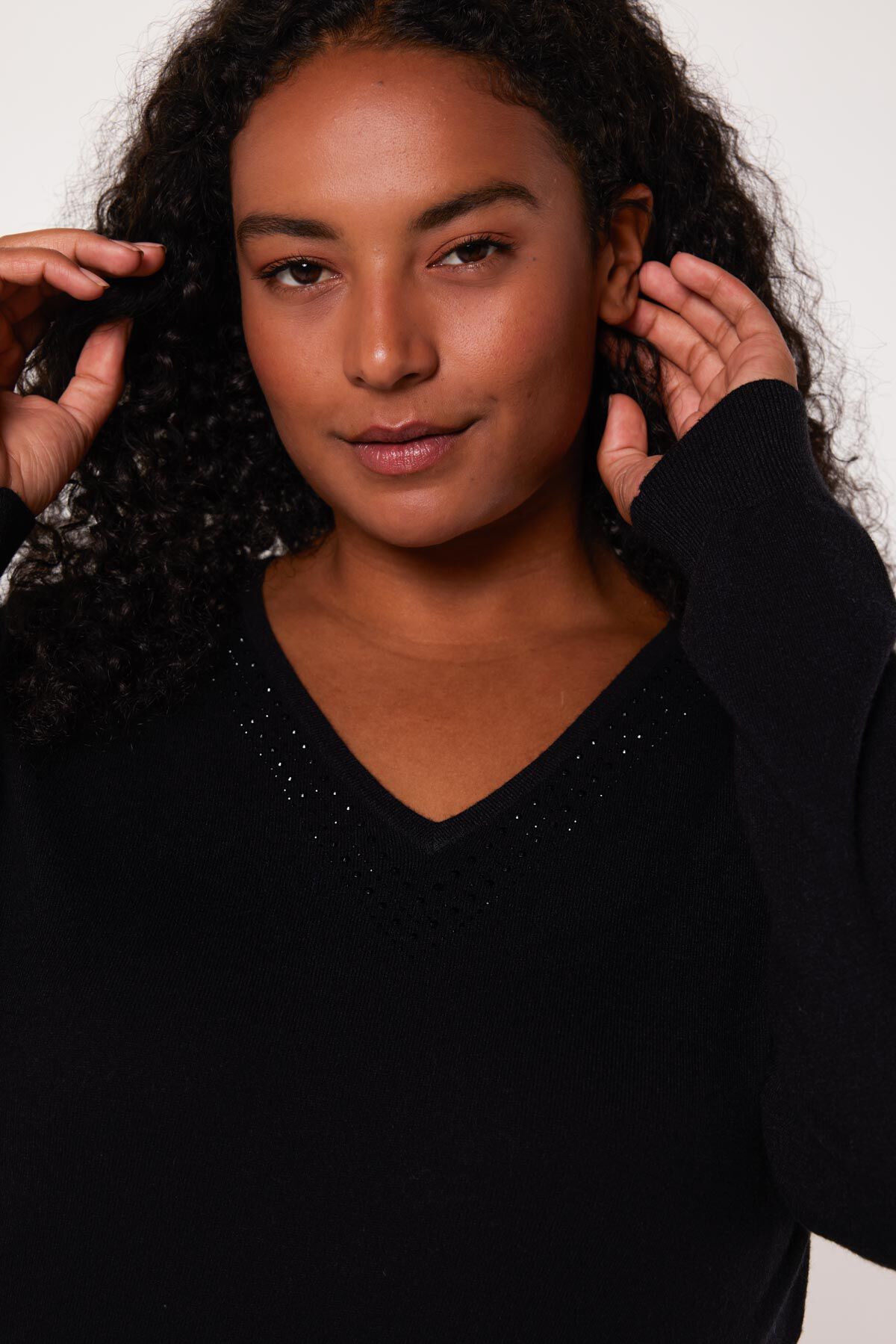 V-hals trui met details image number 4