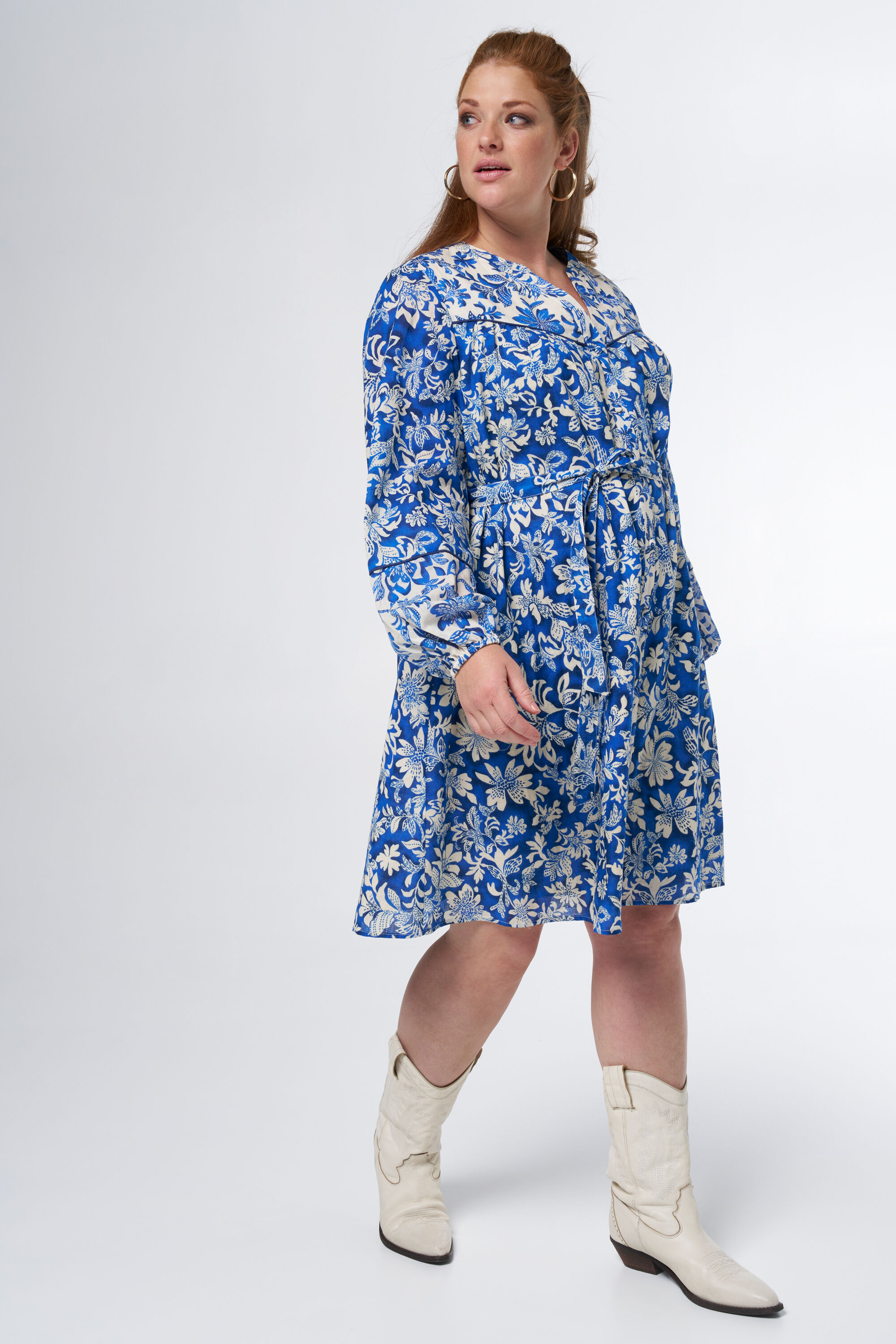 Robe avec imprim&eacute; et ceinture  image number 5