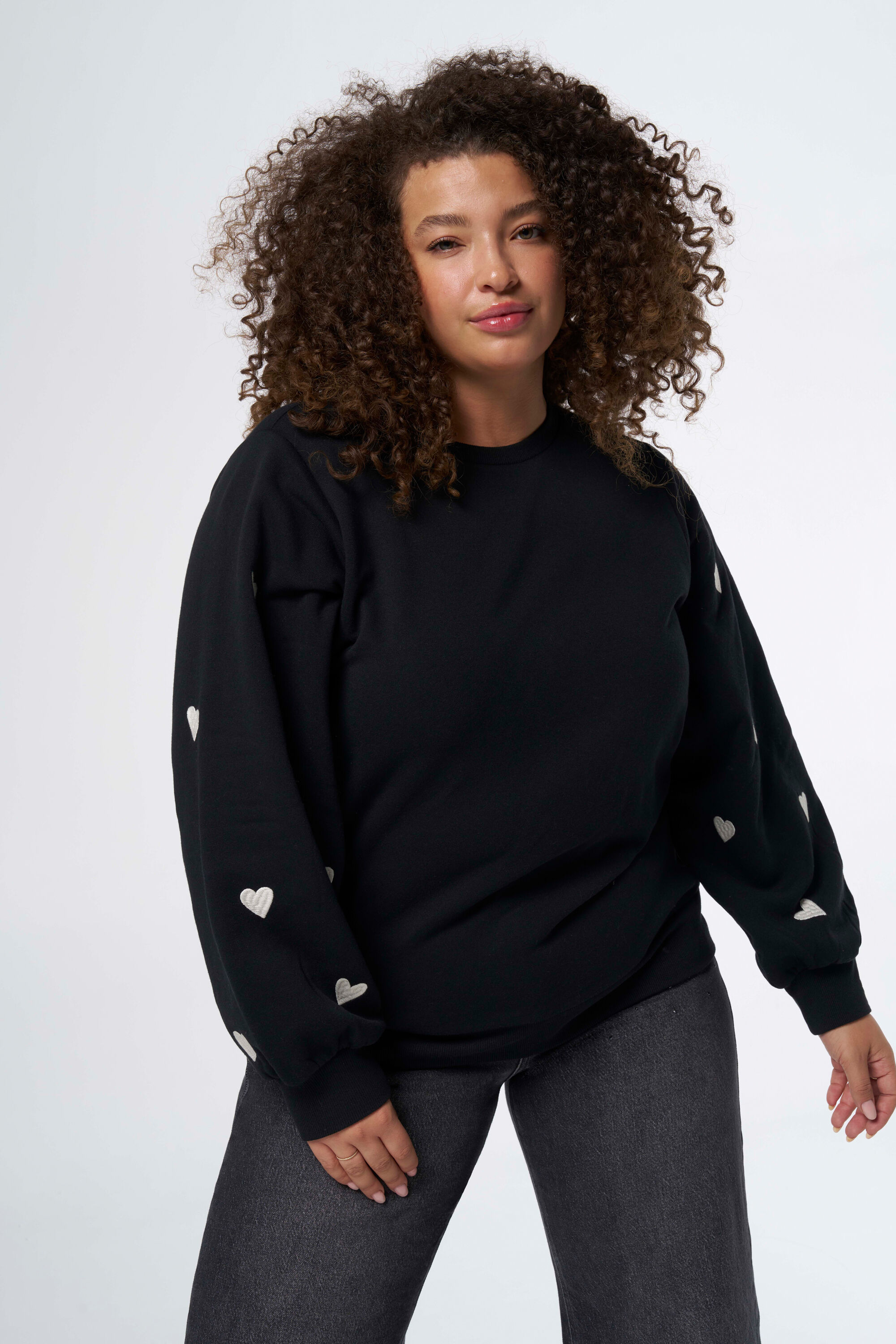 Pull avec motif en forme de c&oelig;ur image number 0