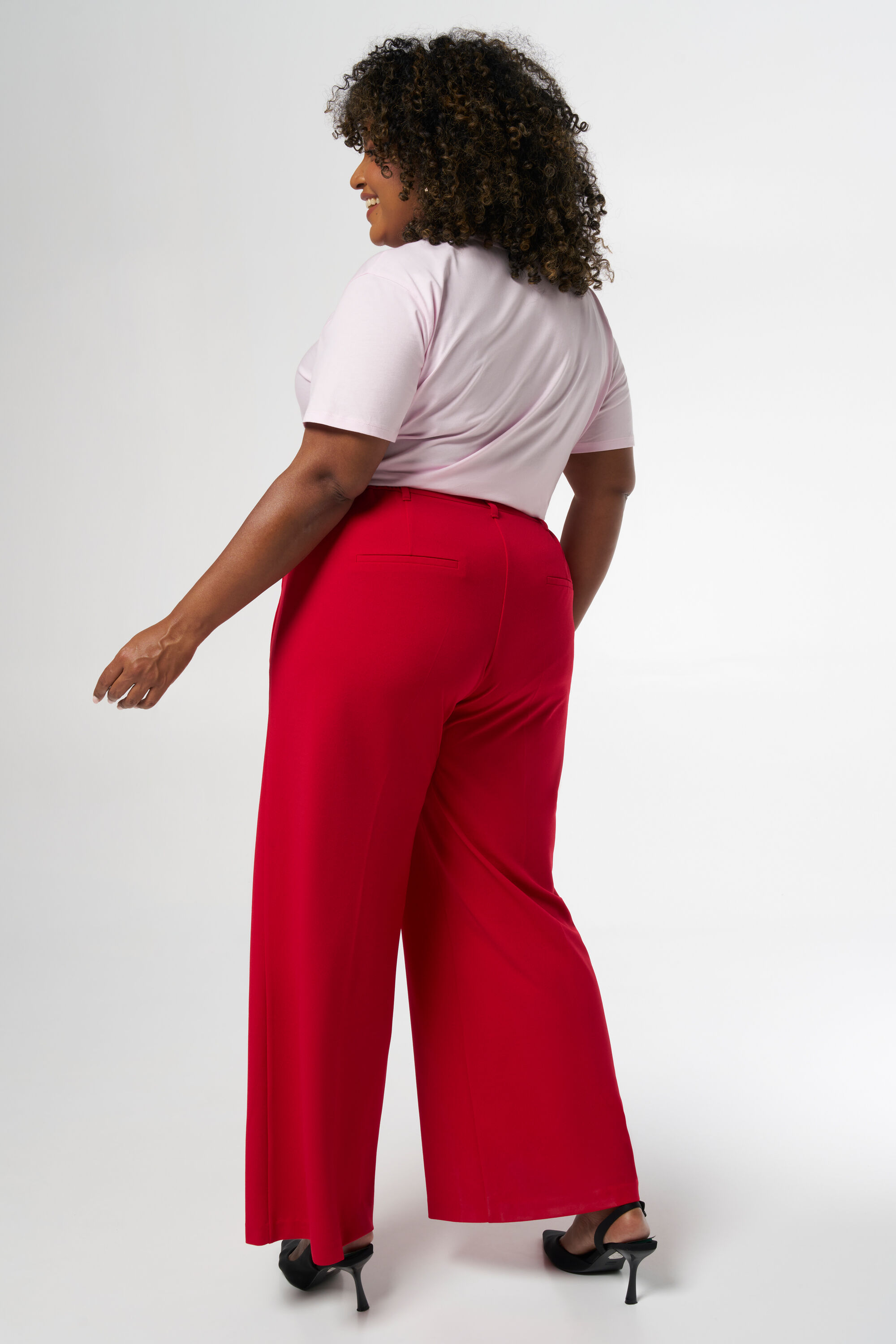 Pantalons &agrave; jambes larges image number 3