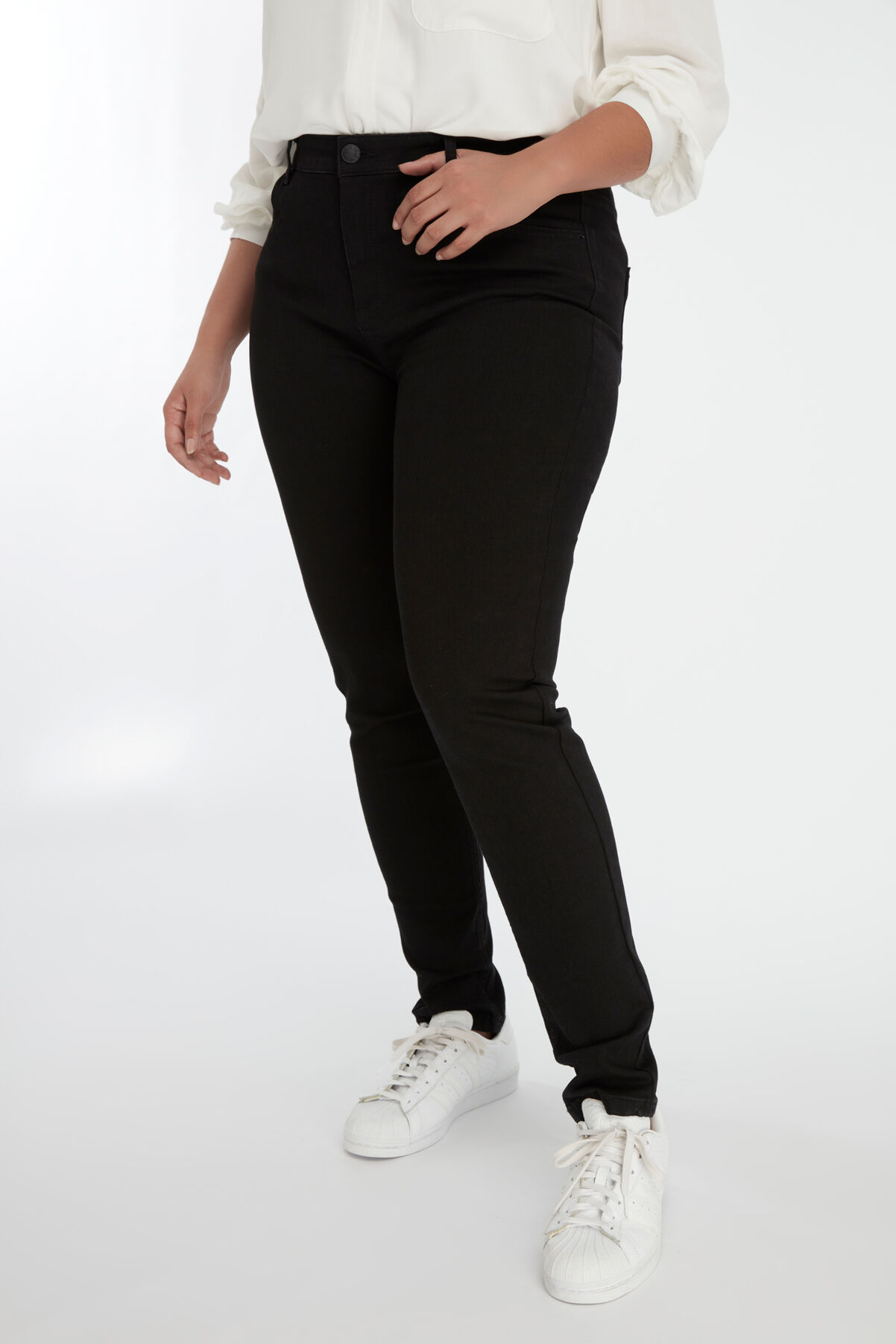 Slim leg jeans IRIS image number 6