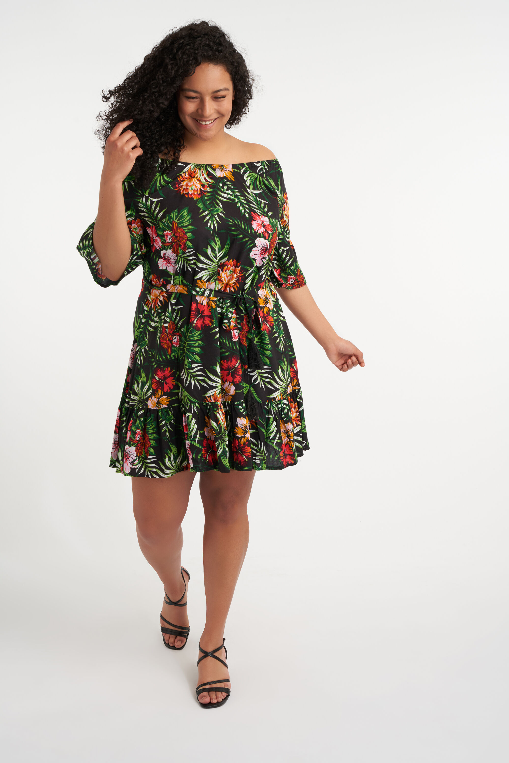 Off shoulder jurk met print image number 5