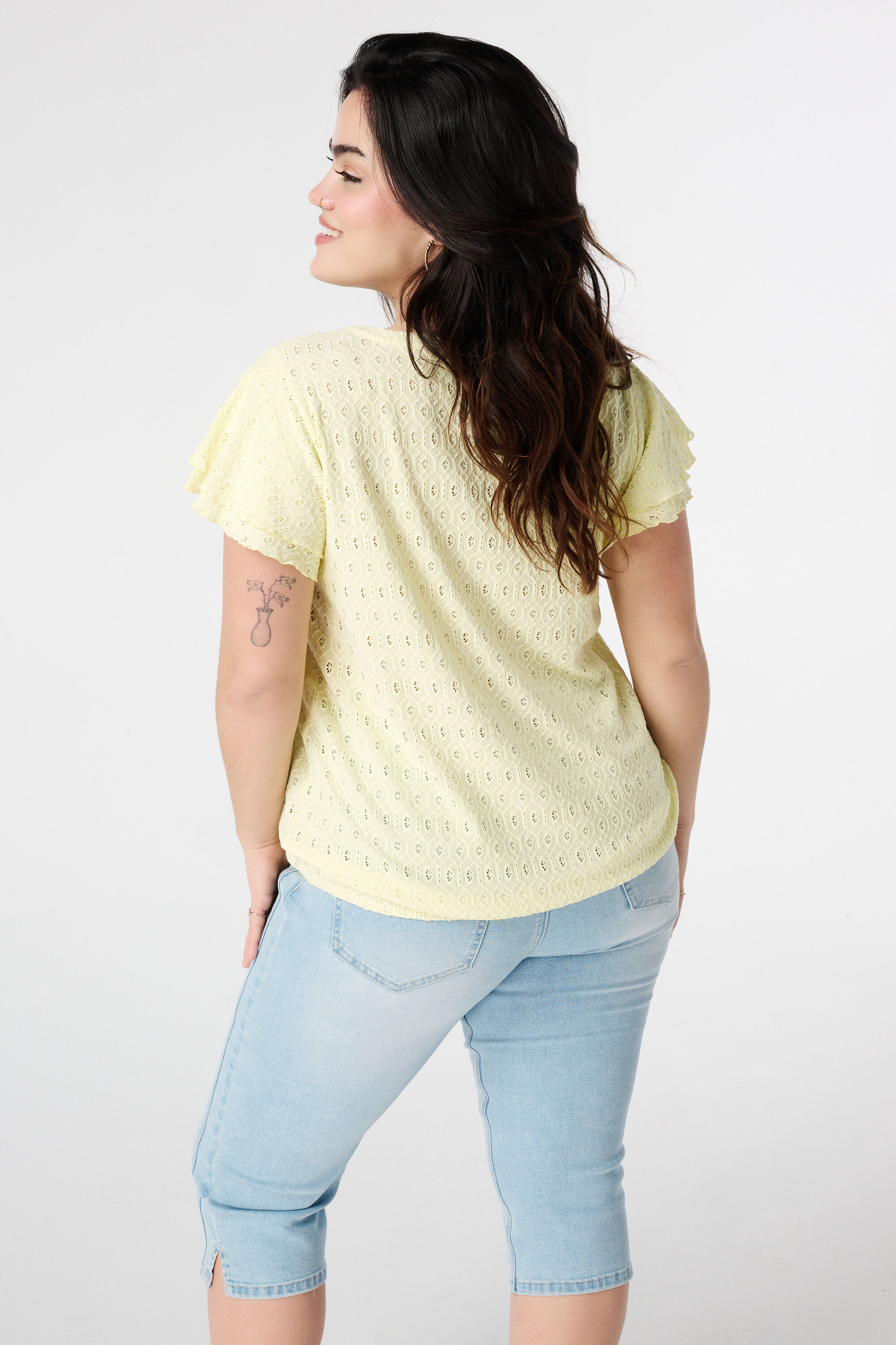 Haut avec motif ajour&eacute; image number 3