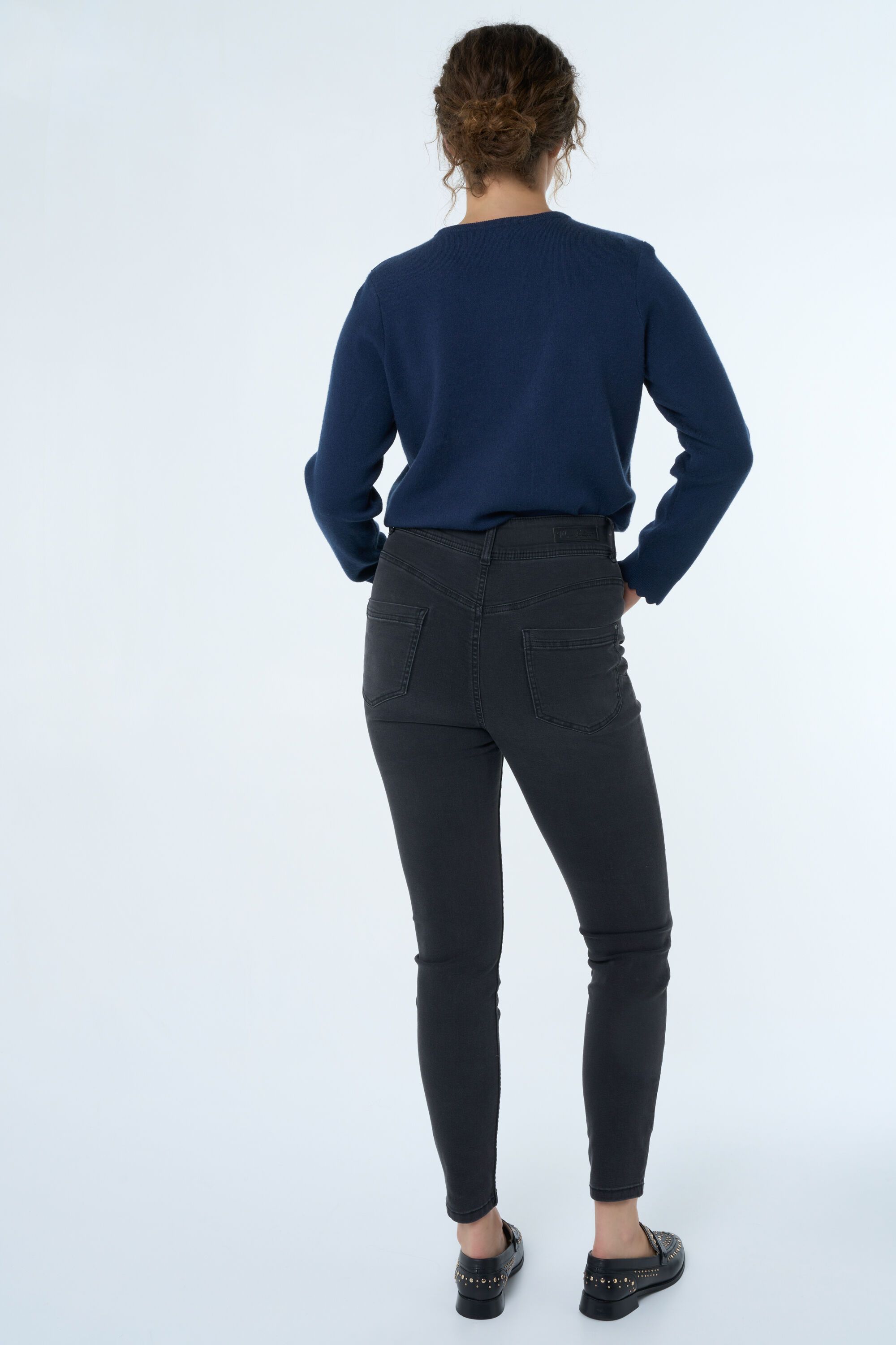 Shaping Skinny Jeans SCULPTS image number 3