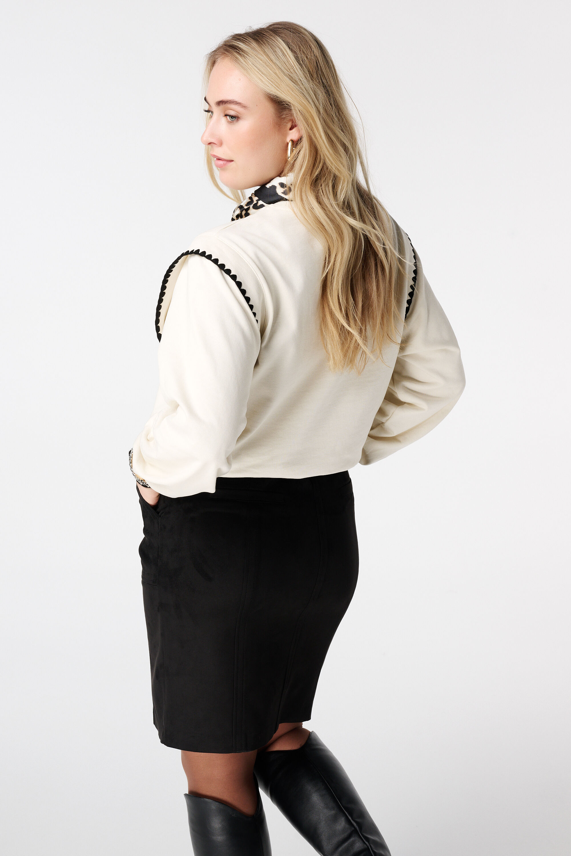 Pull &agrave; bords contrast&eacute;s image number 3