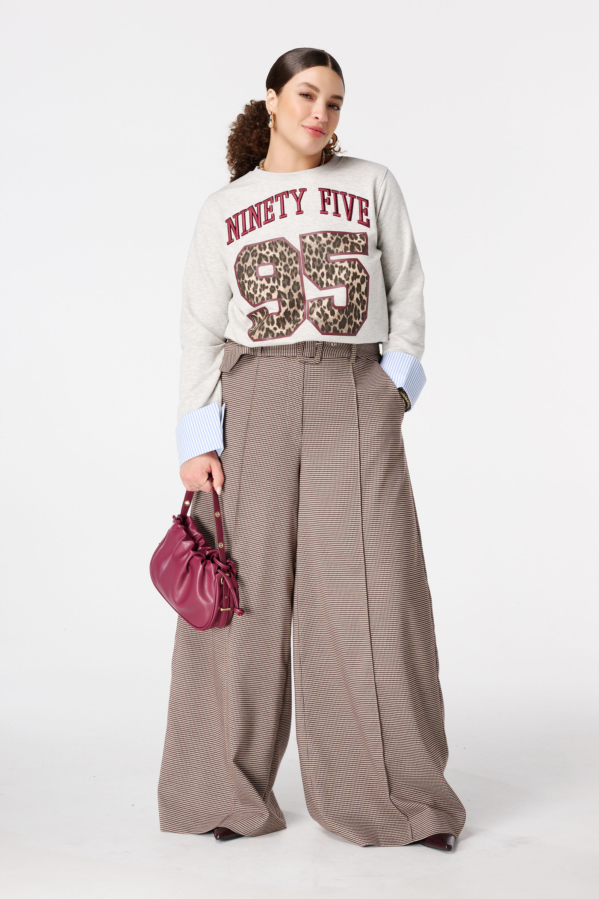 Pull avec d&eacute;tails chemisier image number 5