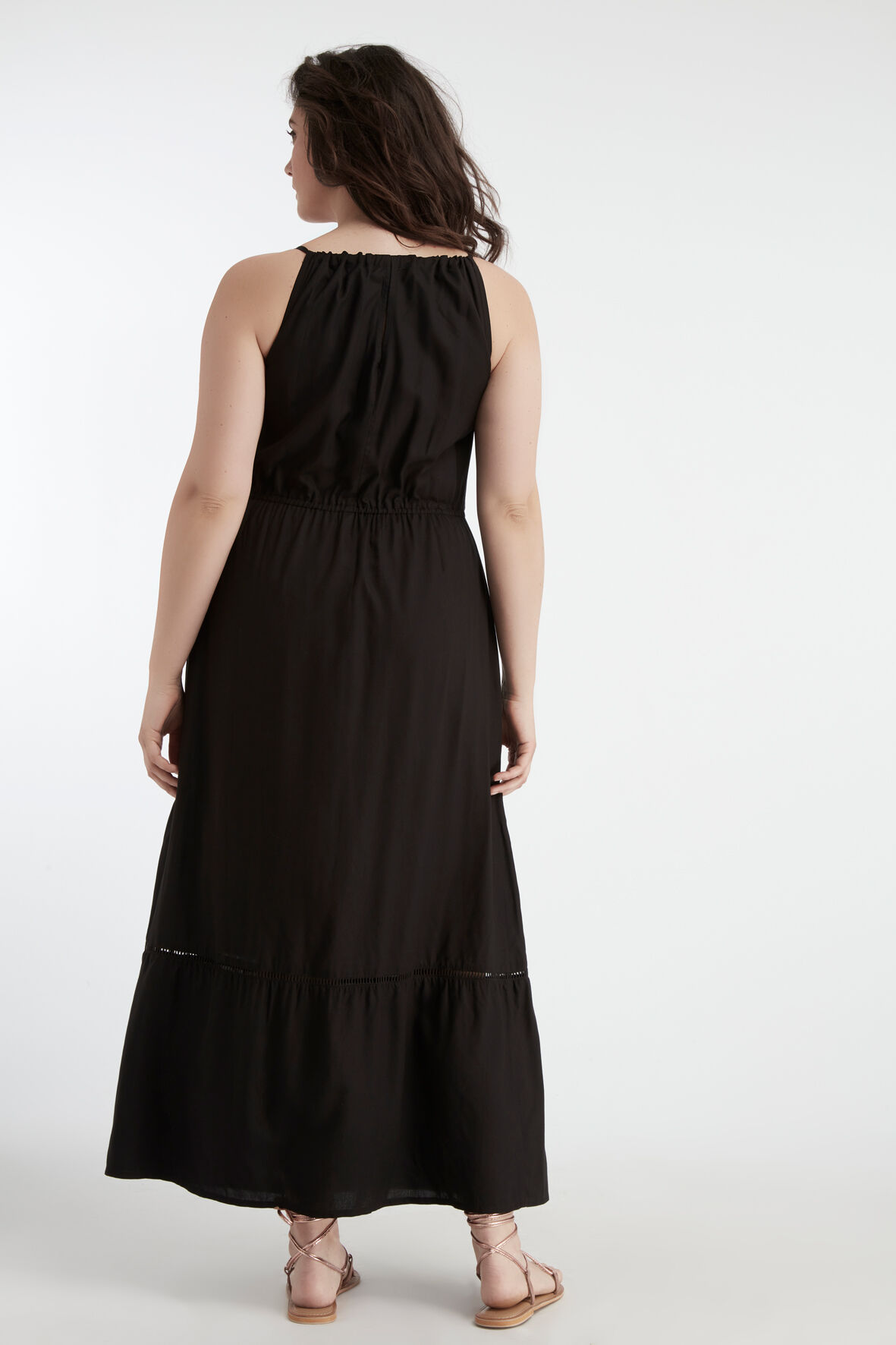 Robe d&rsquo;&eacute;t&eacute; avec broderie image number 4