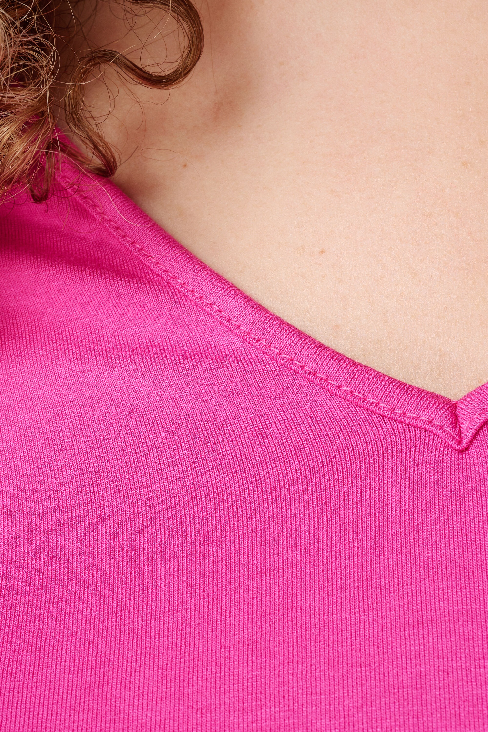 T-shirt met V-hals image number 6