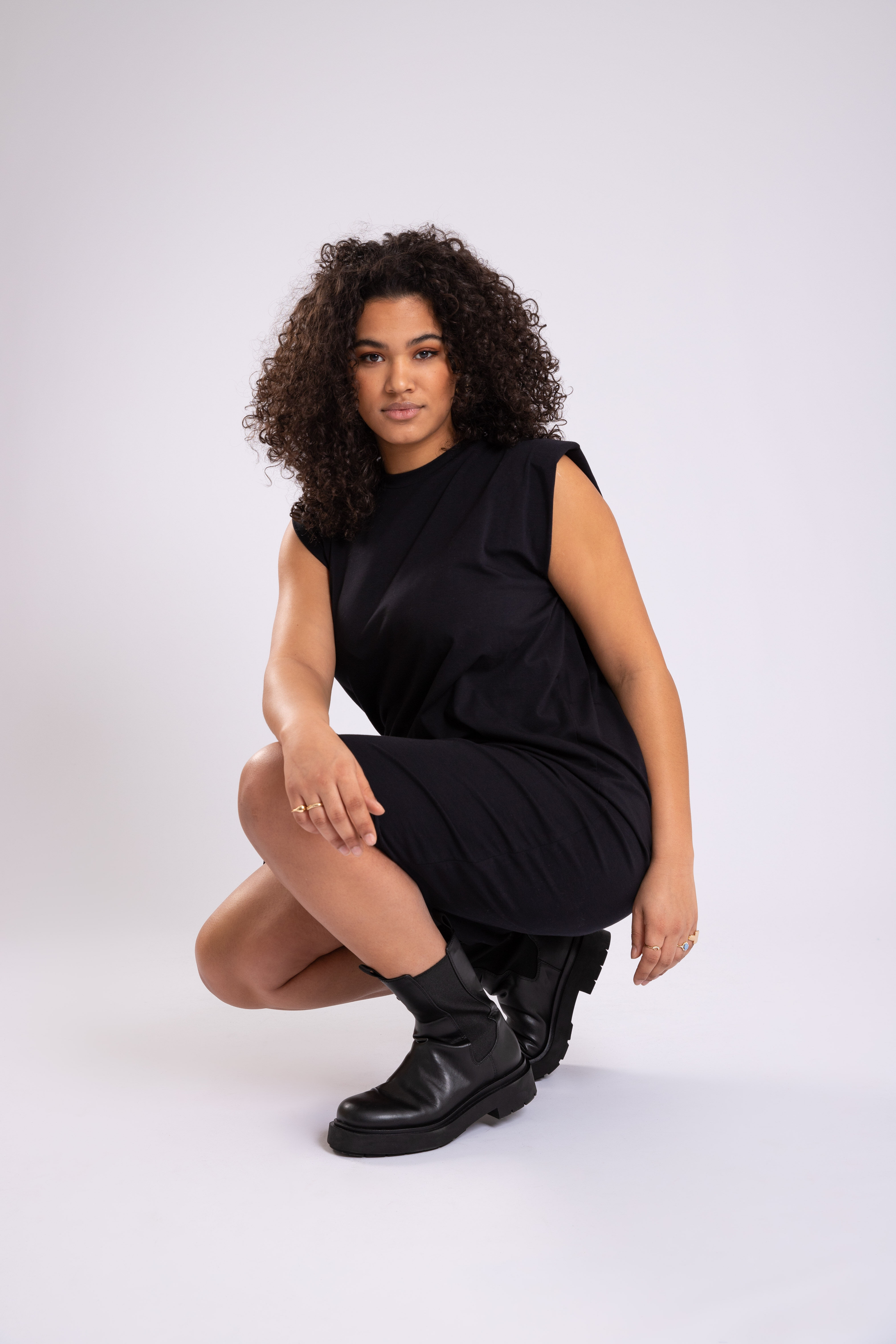 Jurk met schoudervulling image number 7