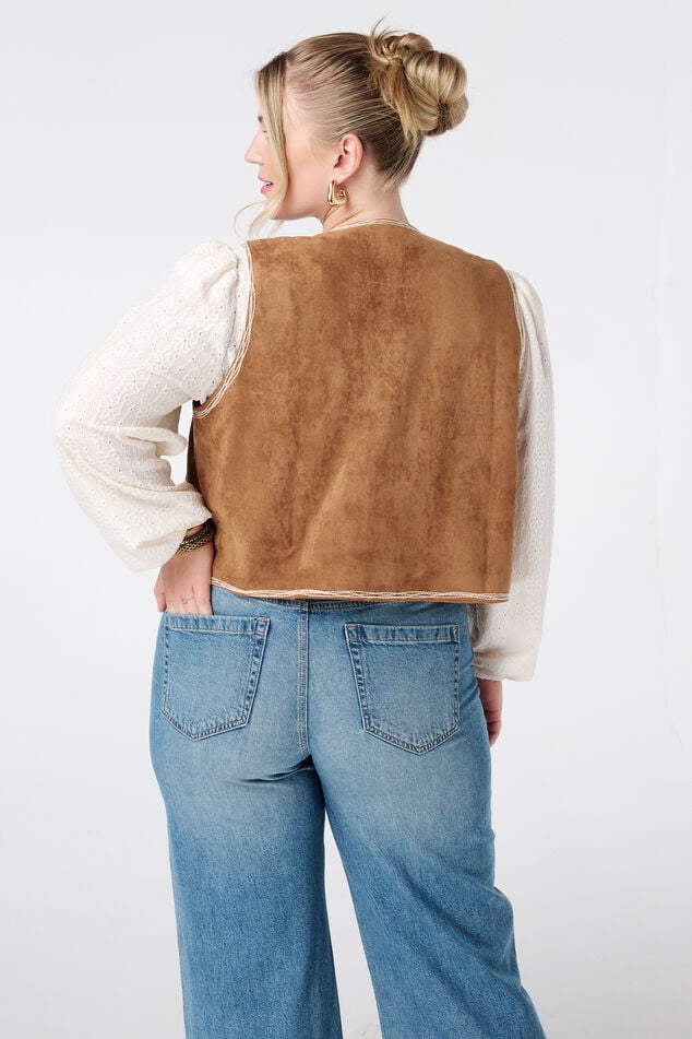 Gilet in suède look met broderie image number 3