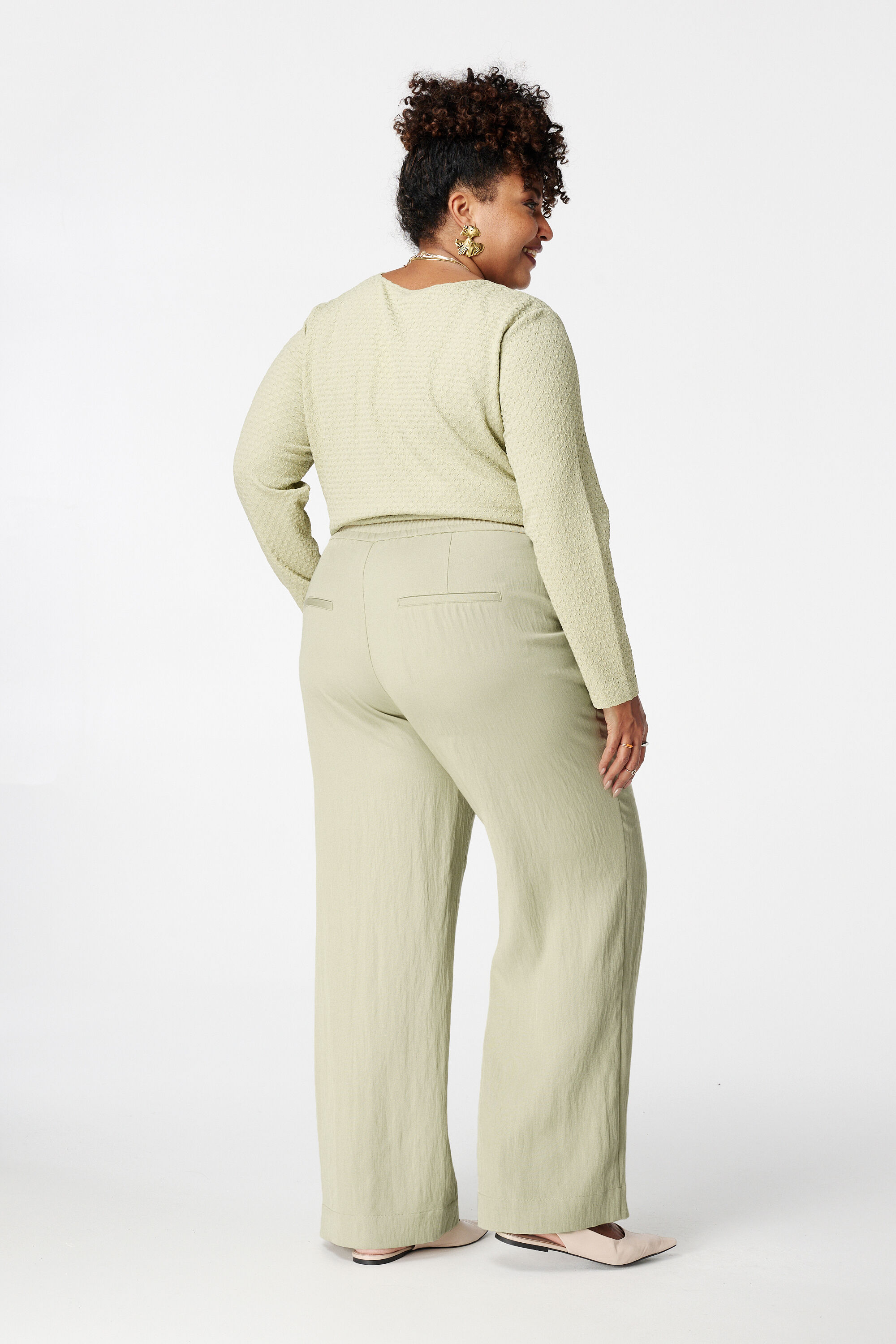 Wide-leg broek met overslag strikceintuur image number 3