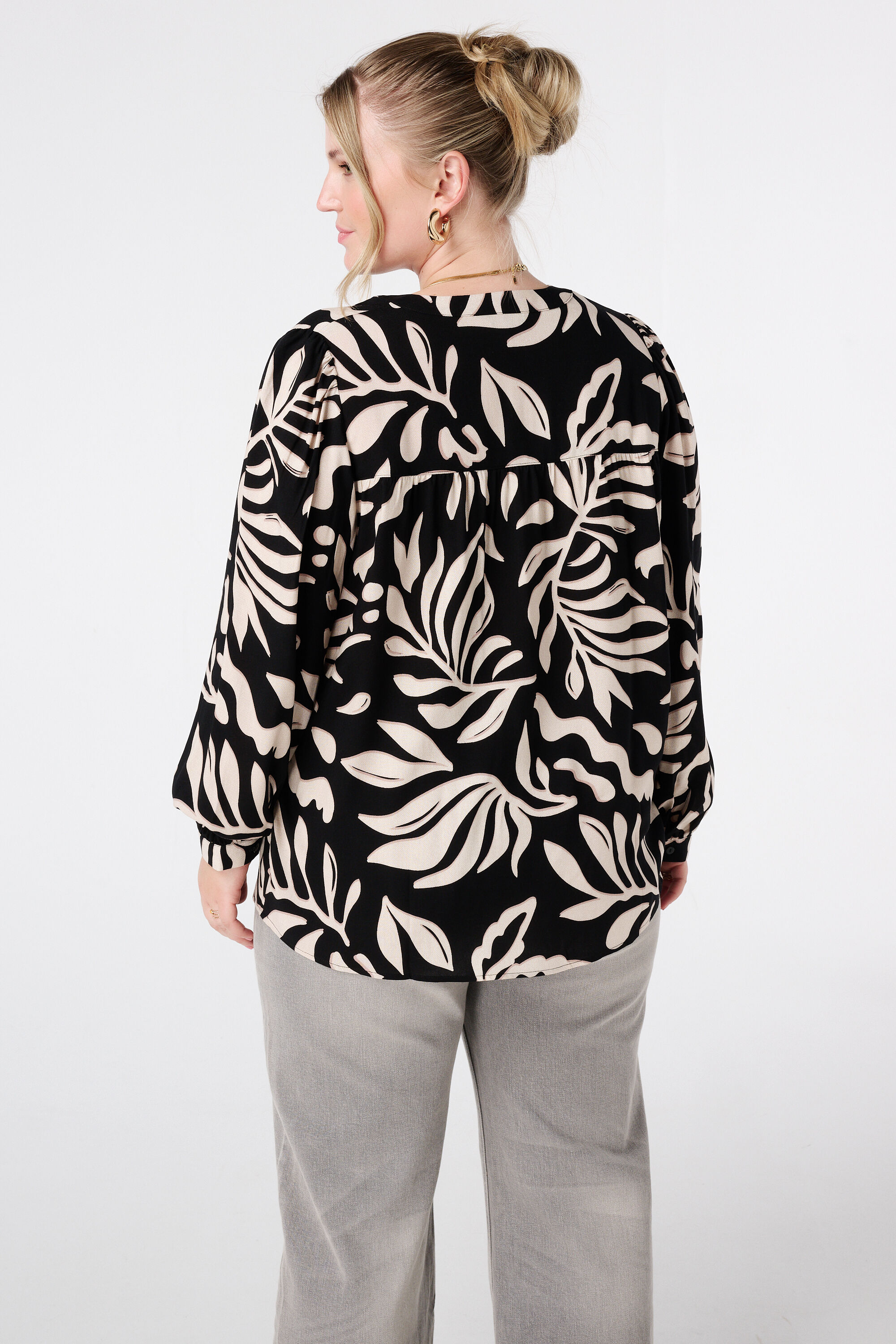 Blouse met print en klosjes image number 3