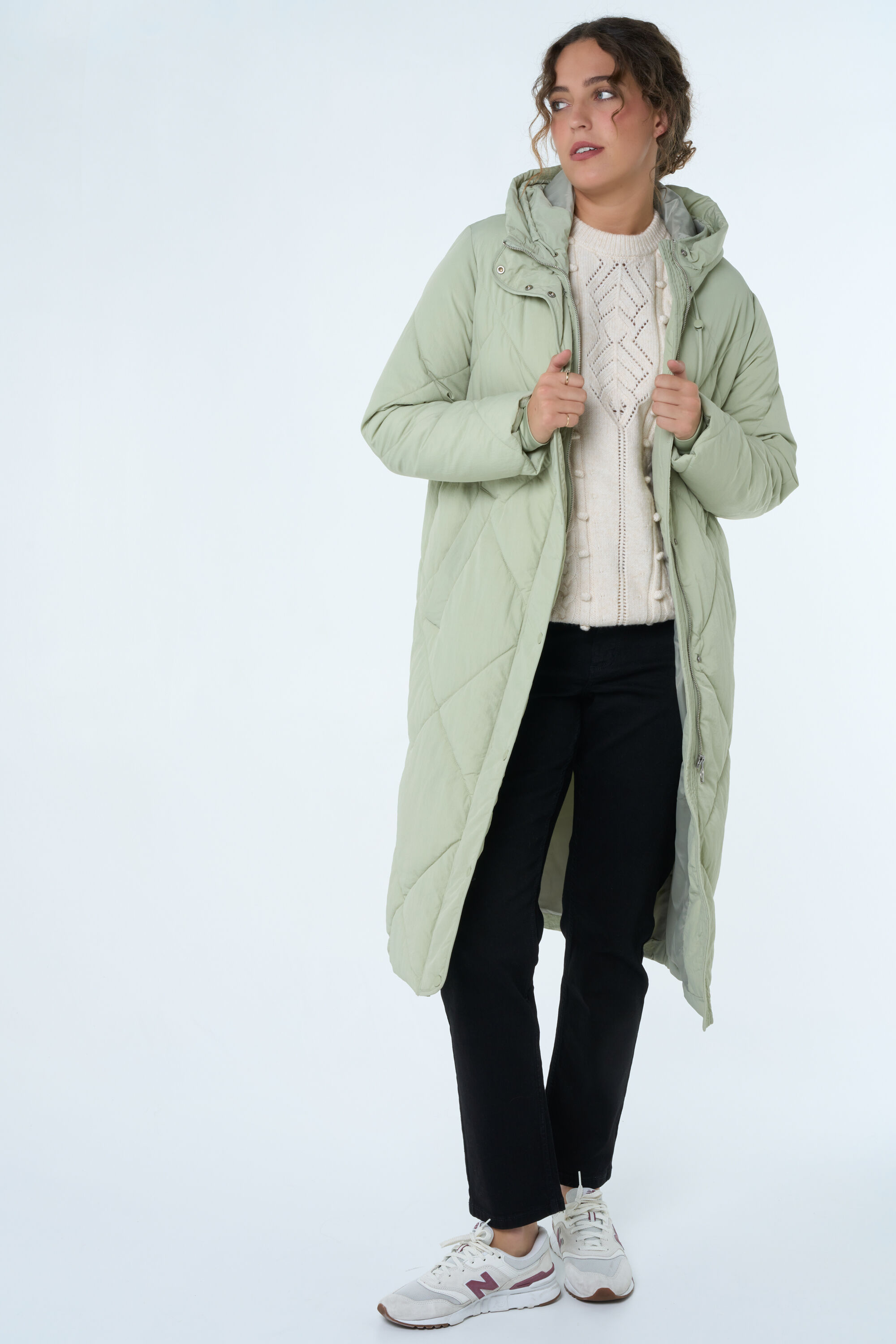 Veste longue matelass&eacute;e &agrave; capuche image number 6