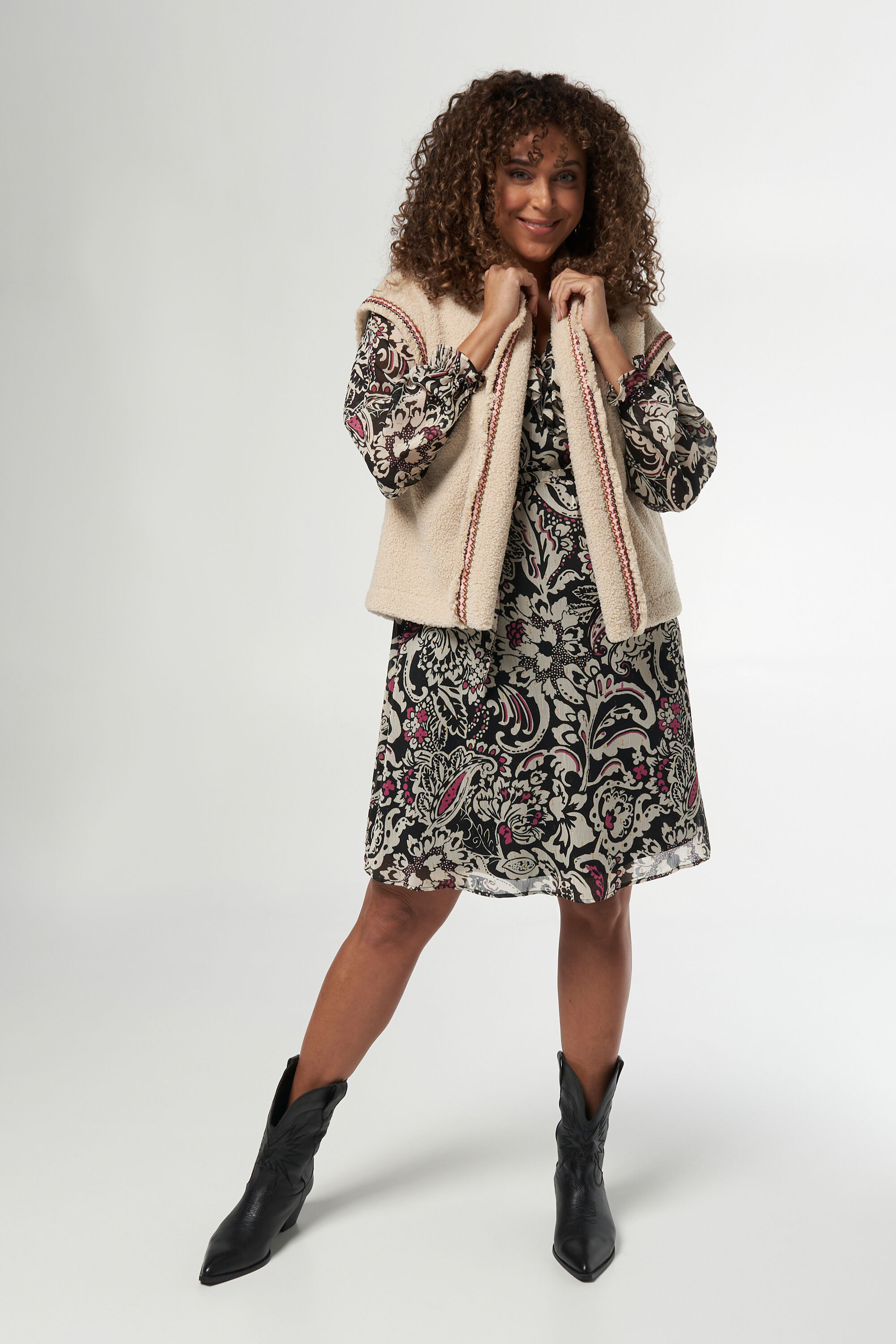 Teddy gilet met details image number 5