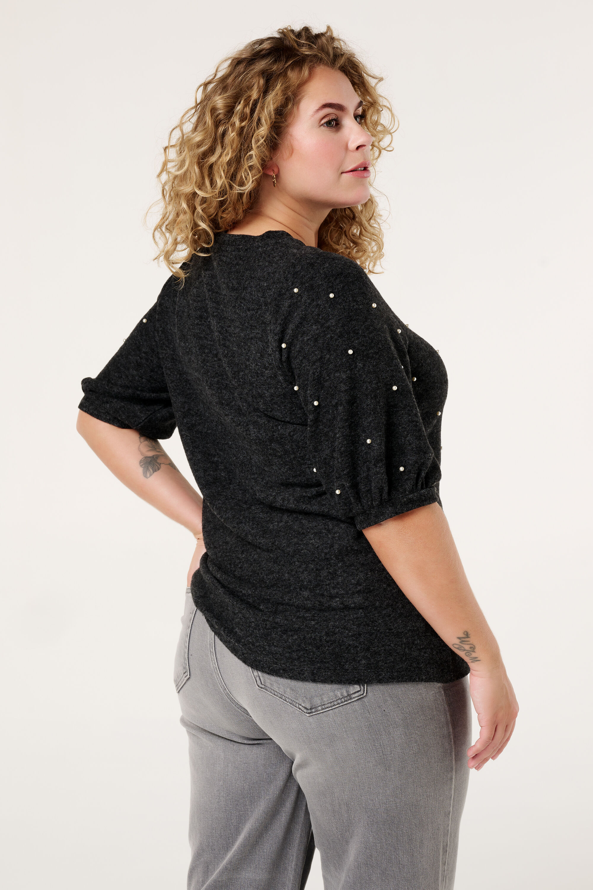 Top met parels image number 3