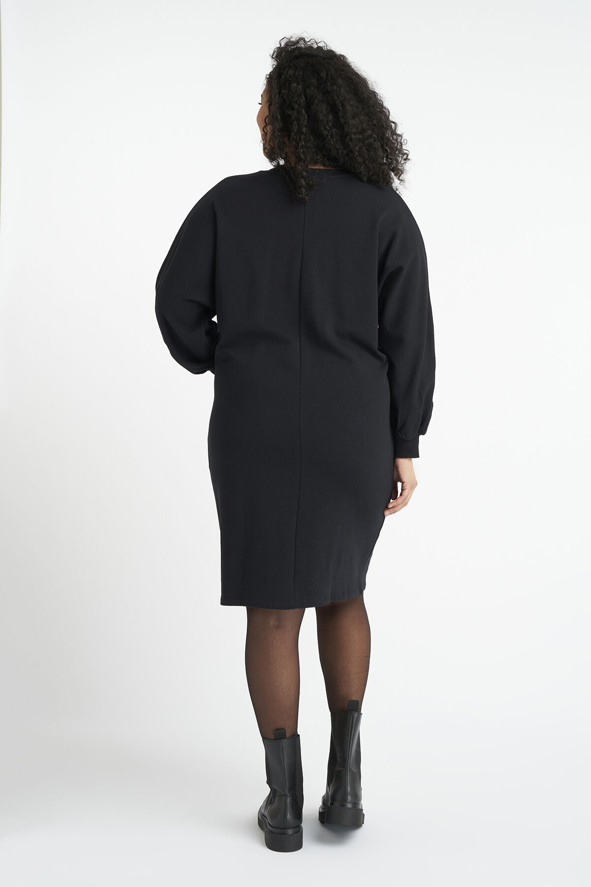 Robe pull image number 3