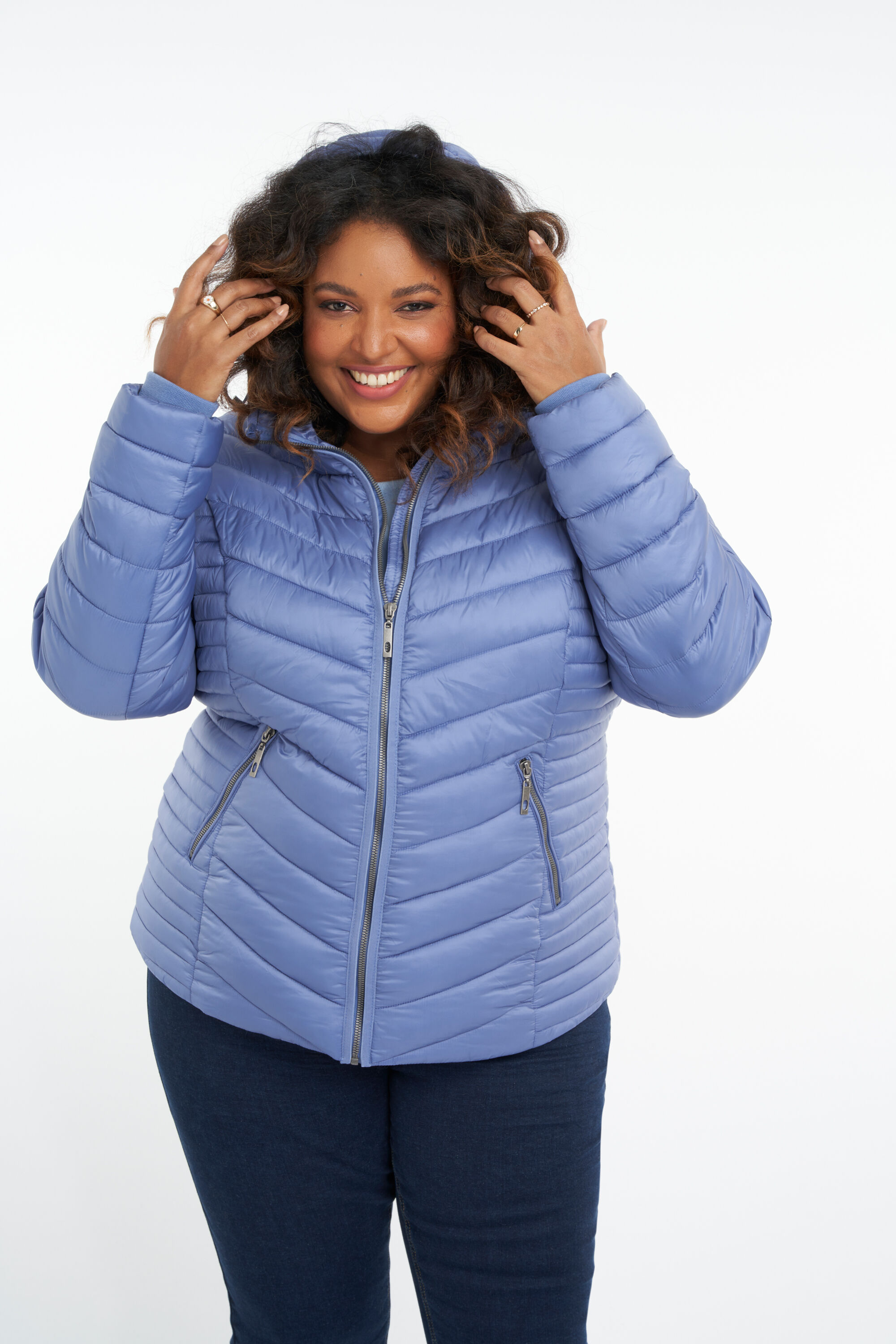 Veste l&eacute;g&egrave;re de mi-saison avec capuche image number 0