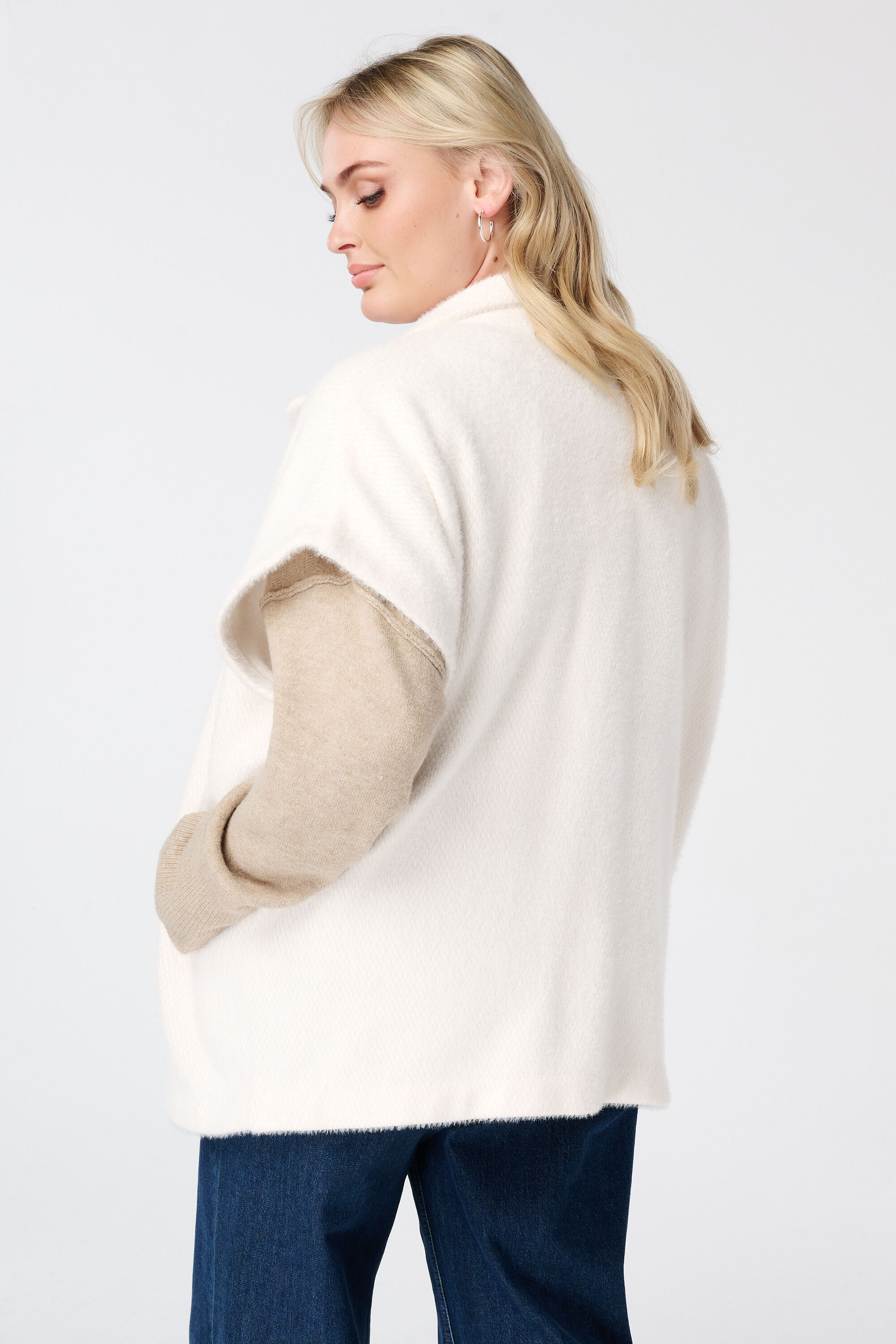 Gilet doux &agrave; boutons-pression image number 3