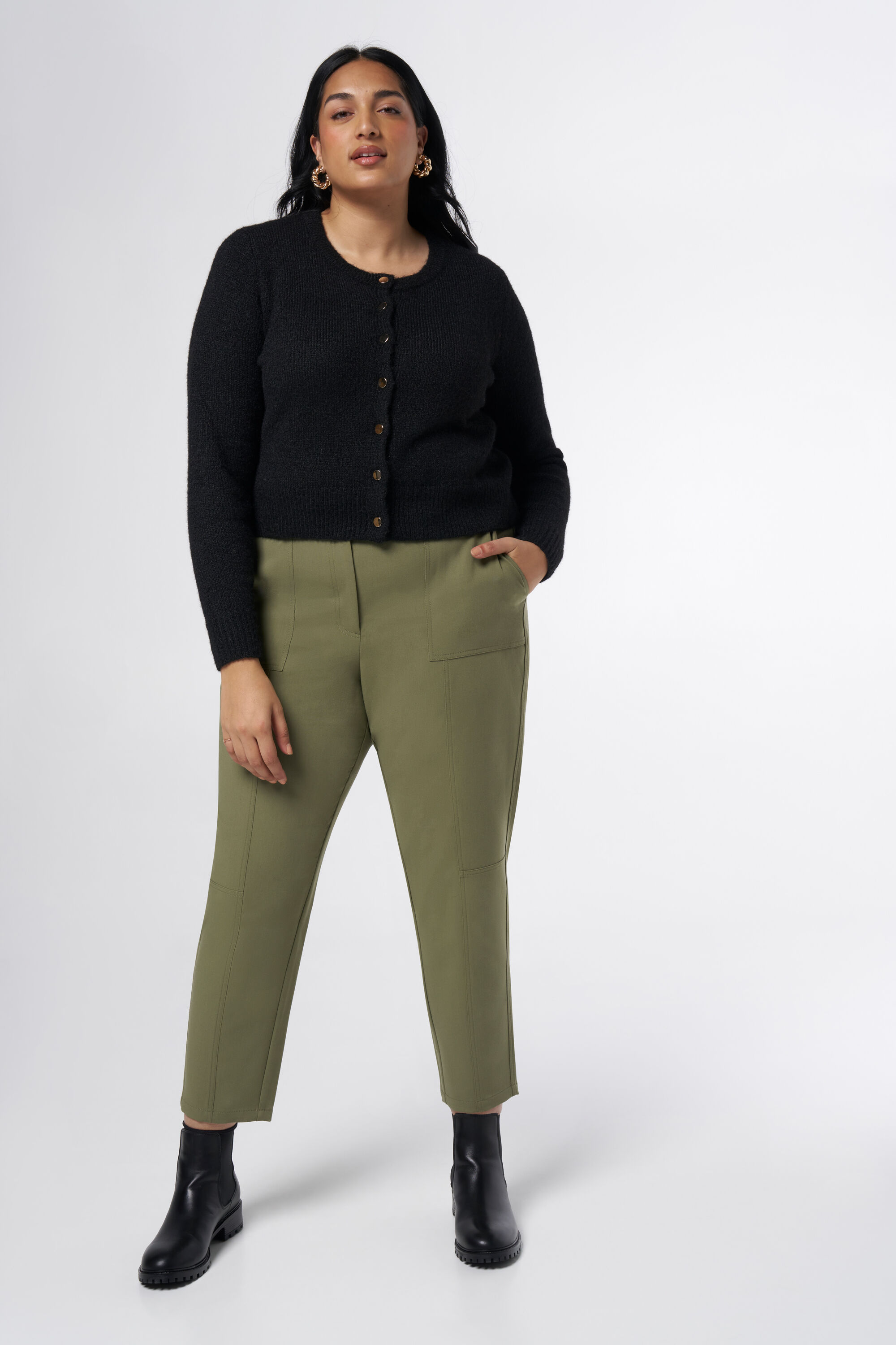 Gebreid vest met knopen image number 5