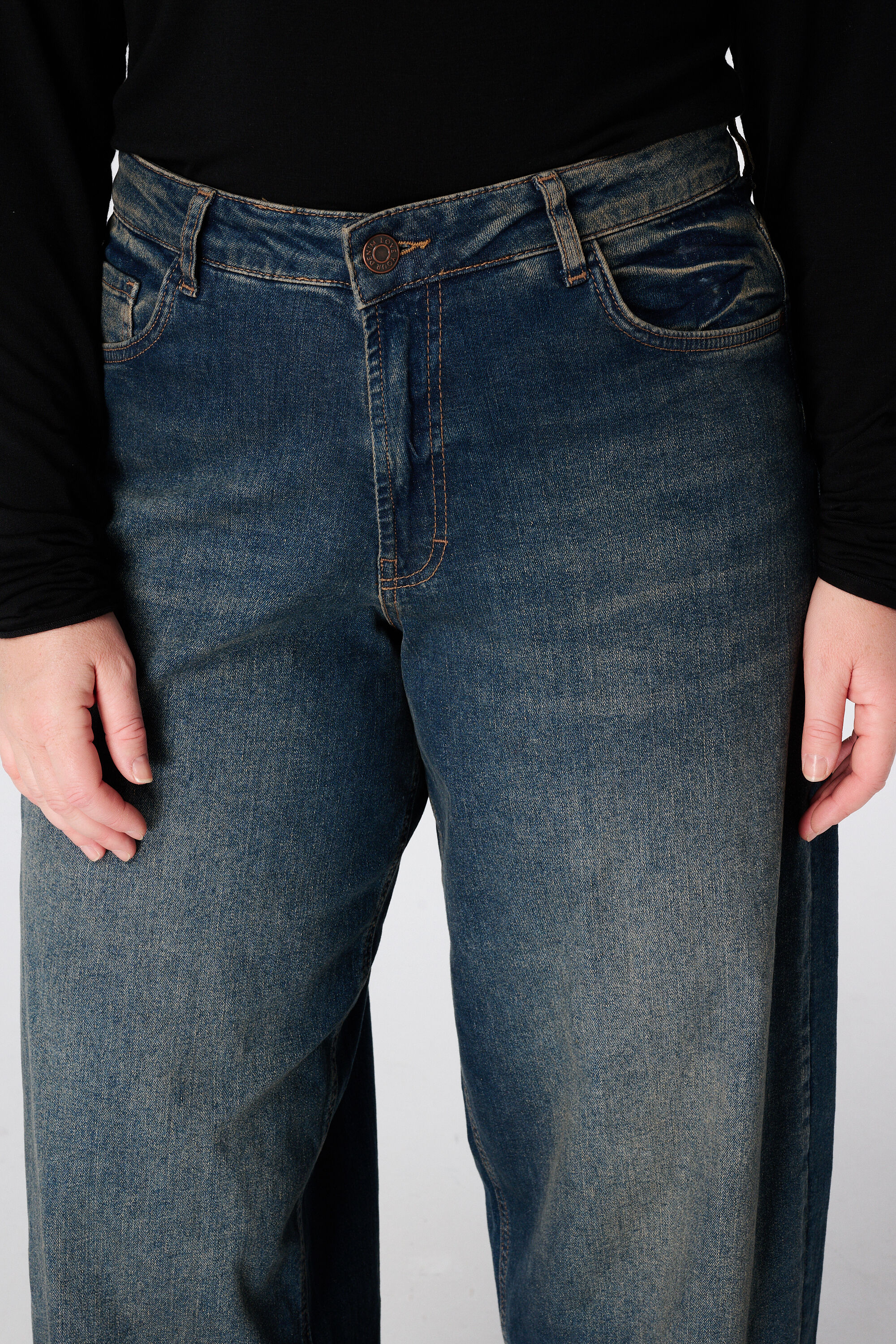 Jean barrel image number 4