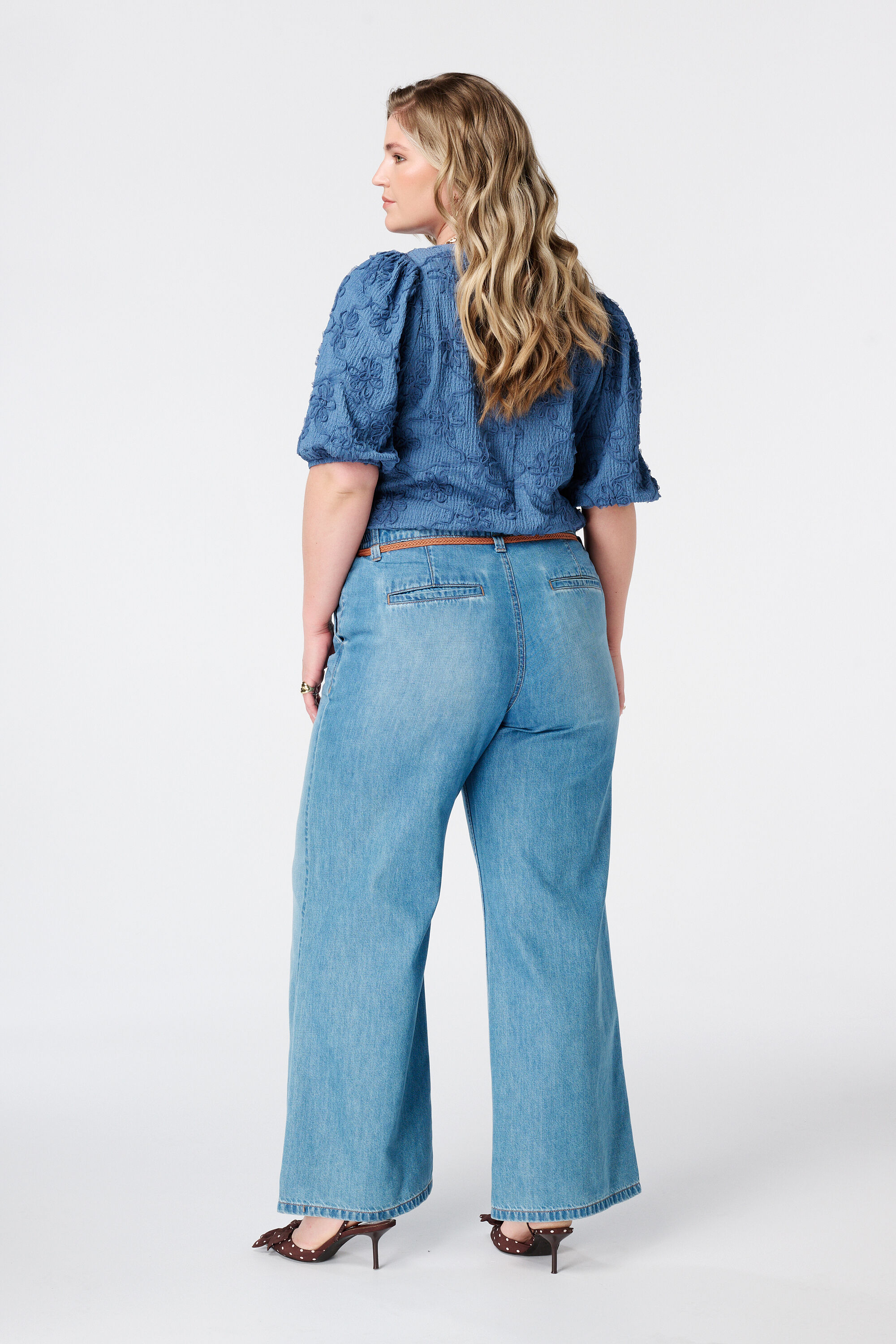 Wide leg jeans met ceintuur image number 3