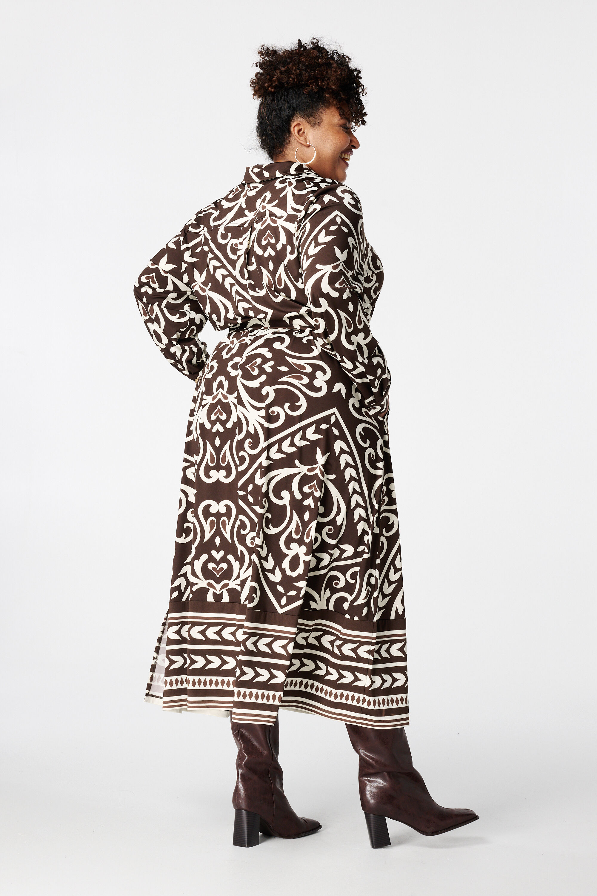 Jurk met paisley print en ceintuur image number 3