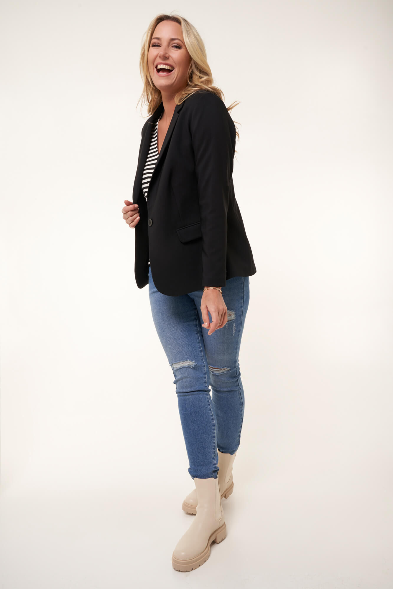 Blazer image number 6