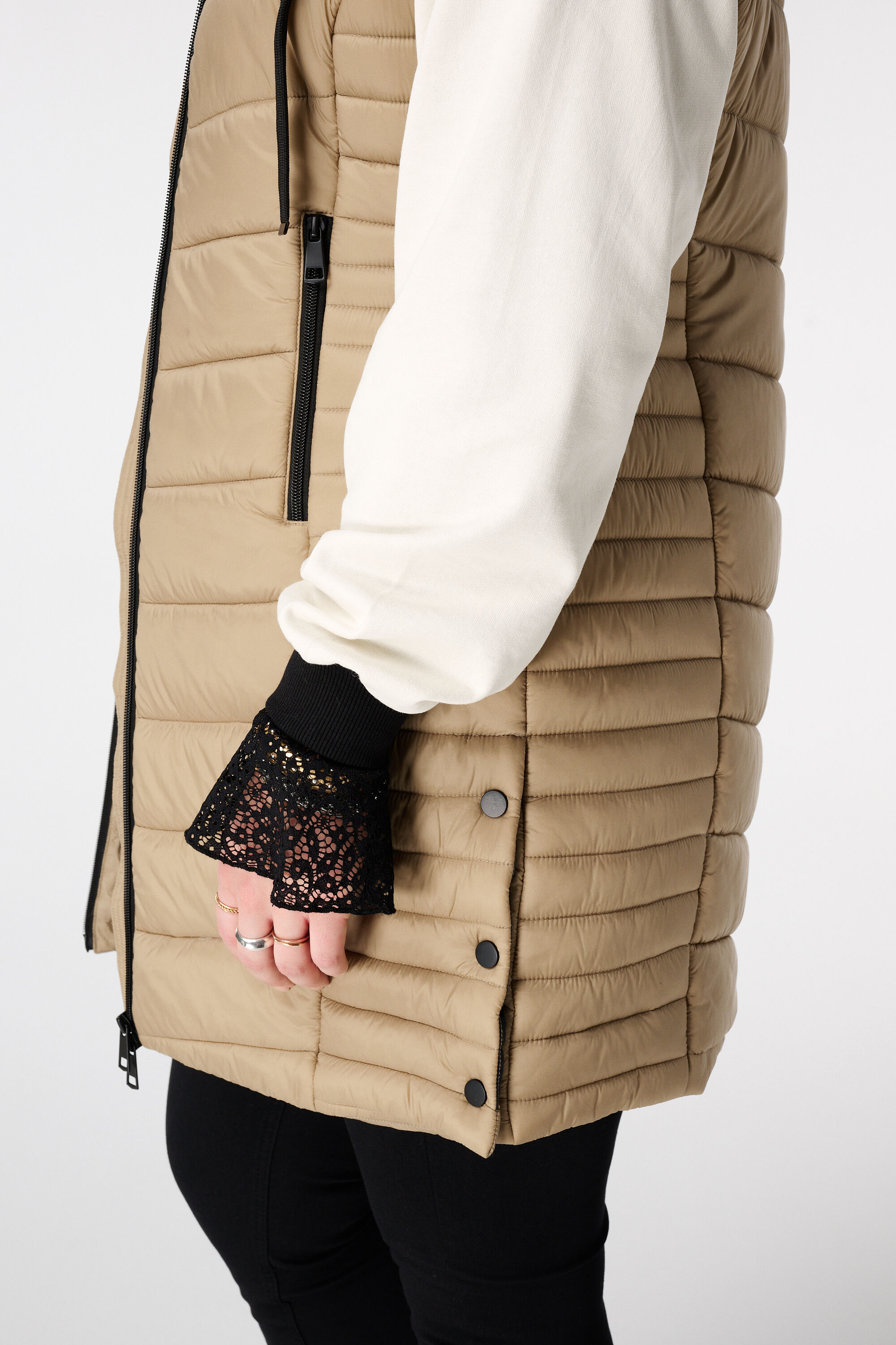 Long gilet sans manches avec capuche image number 6