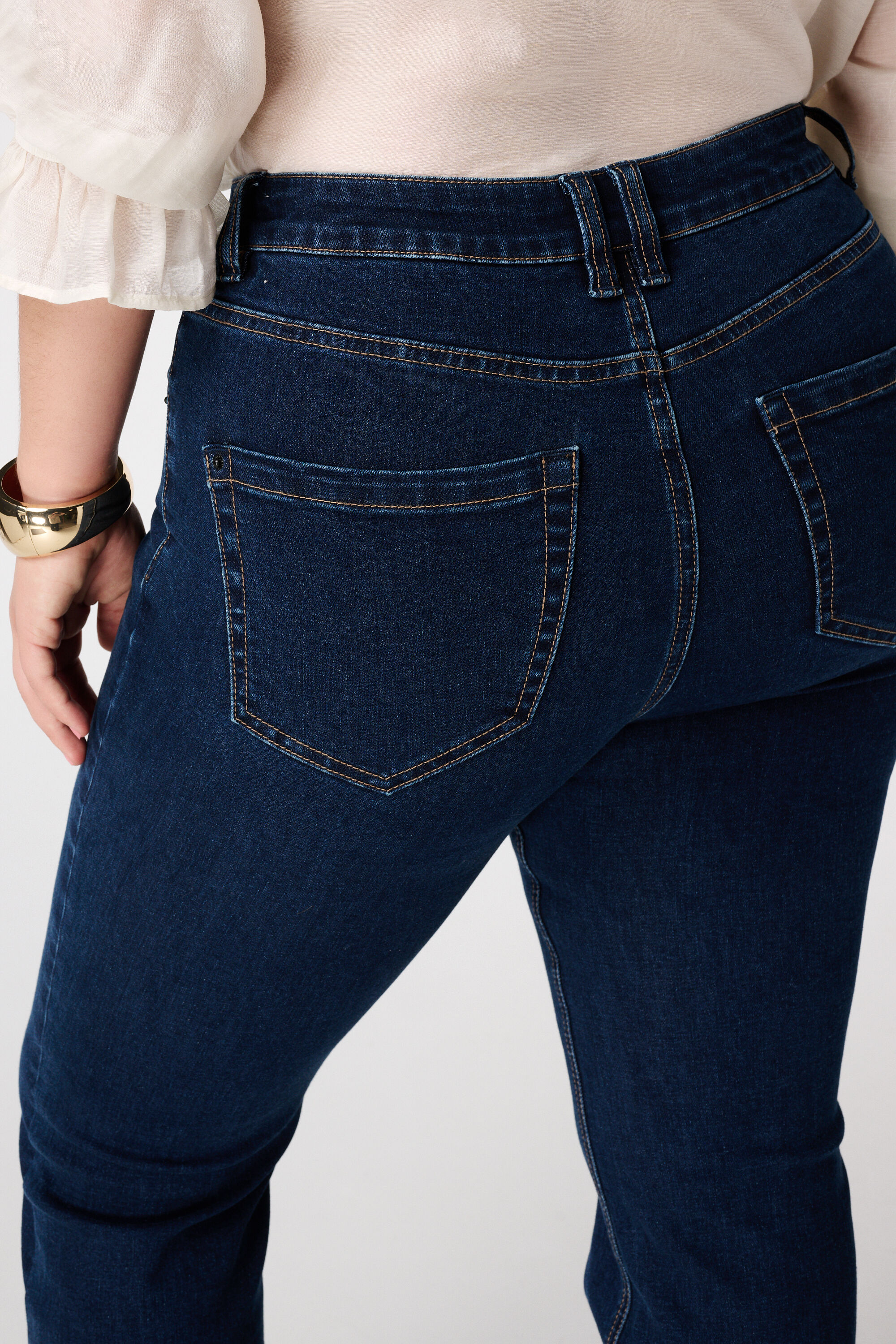 Flared leg jeans JASMIN image number 4