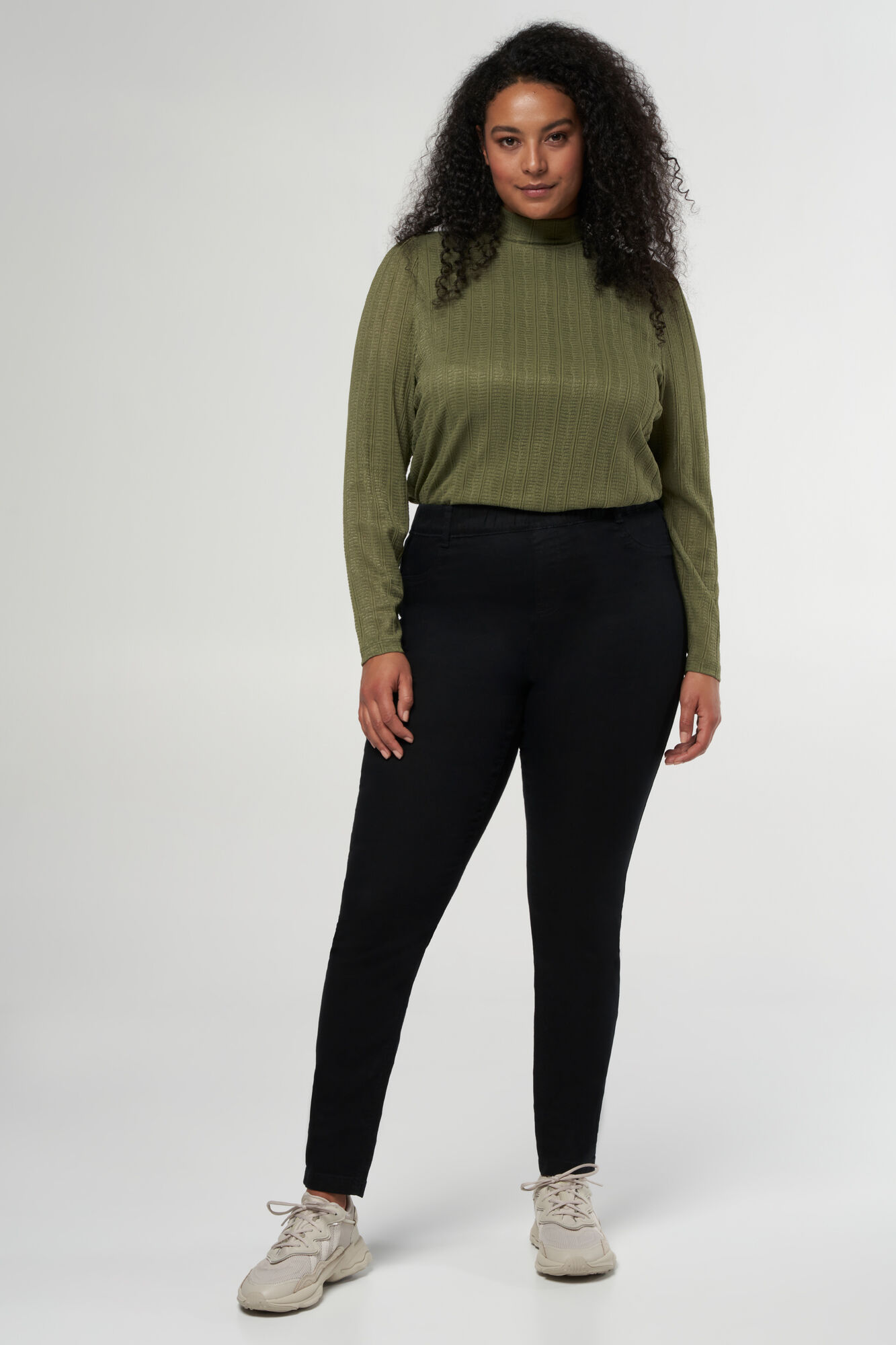 Treggings avec un look denim image number 6