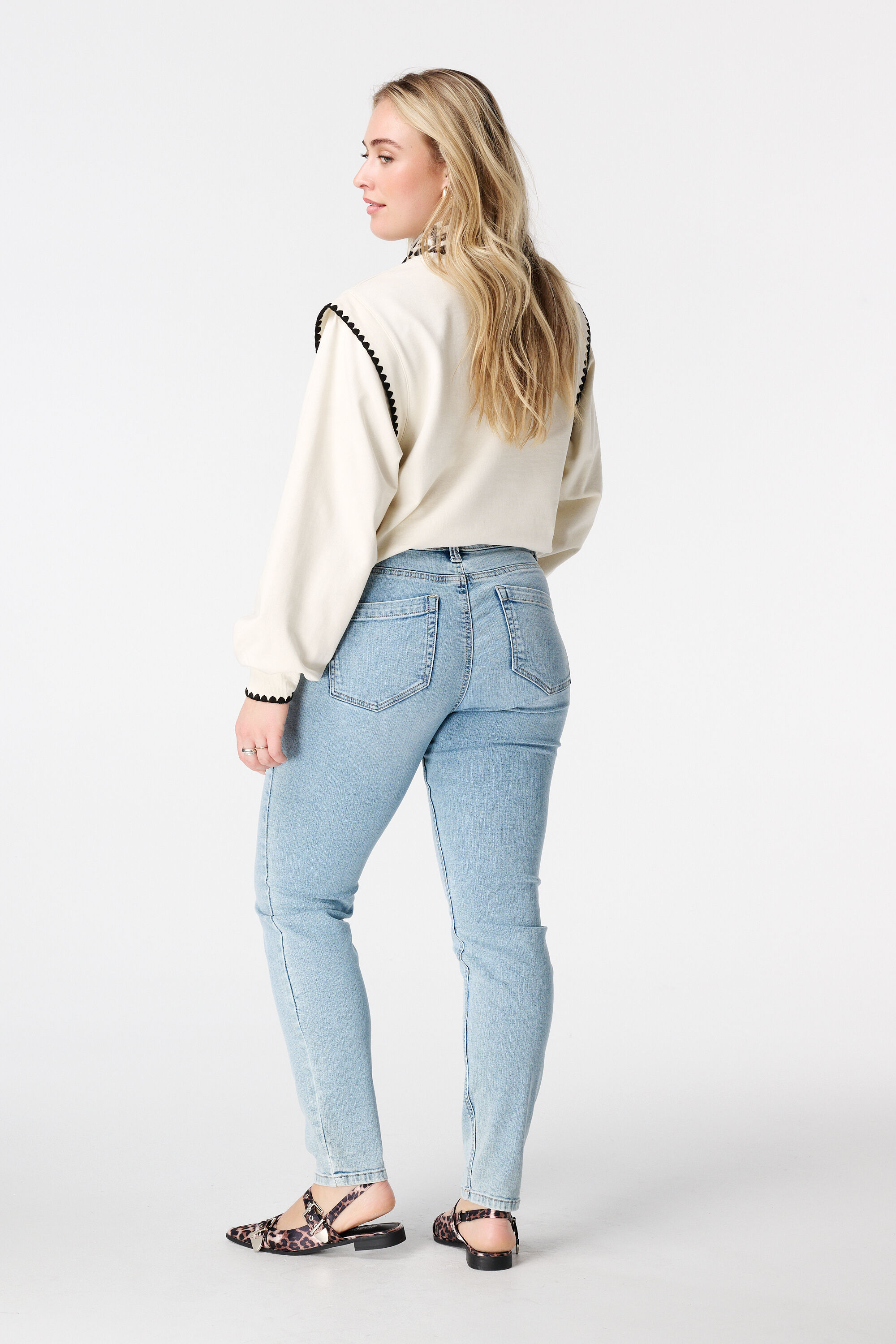 Slim leg jeans IRIS image number 3