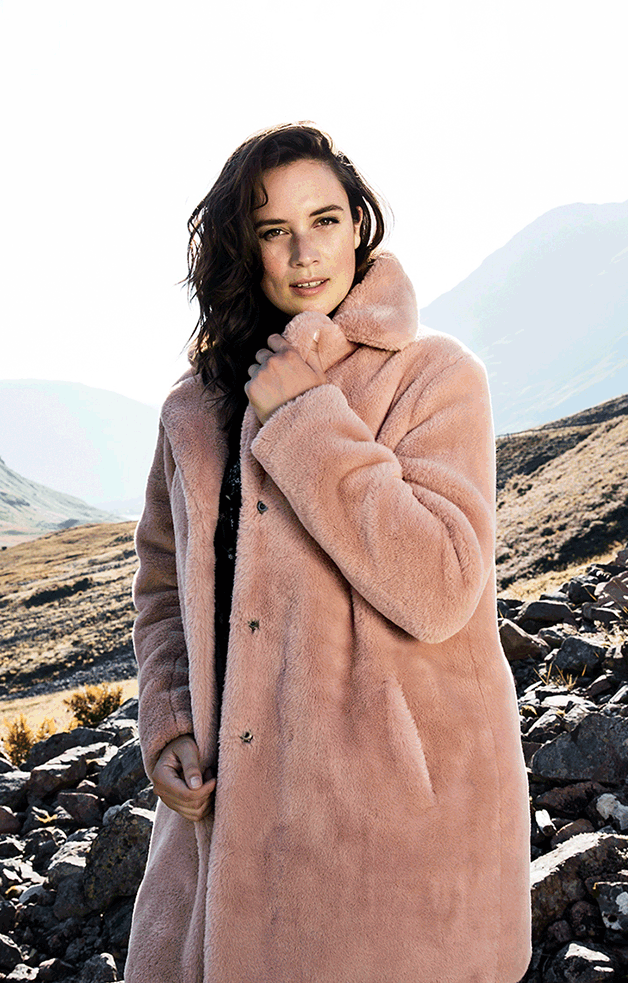 Vestes en fausse fourrure