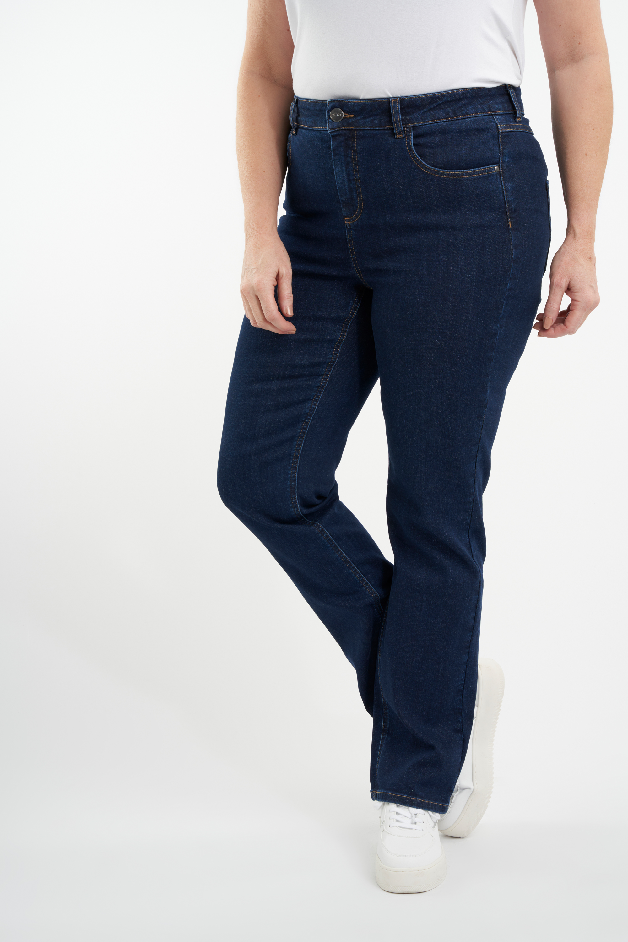 Straight leg jeans SHAPES image number 4