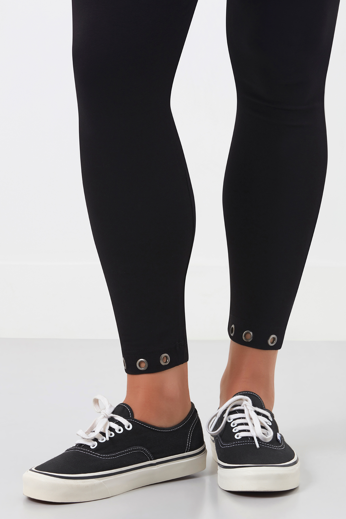 legging a lacet