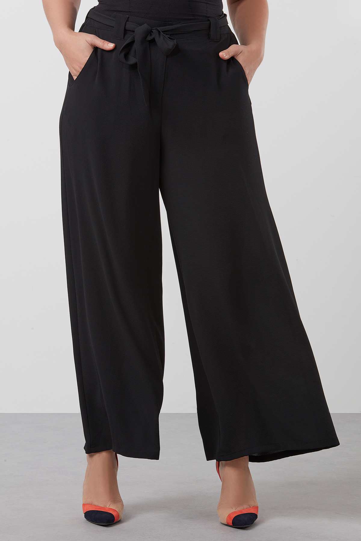 Wijdvallende broek bij MS Mode®