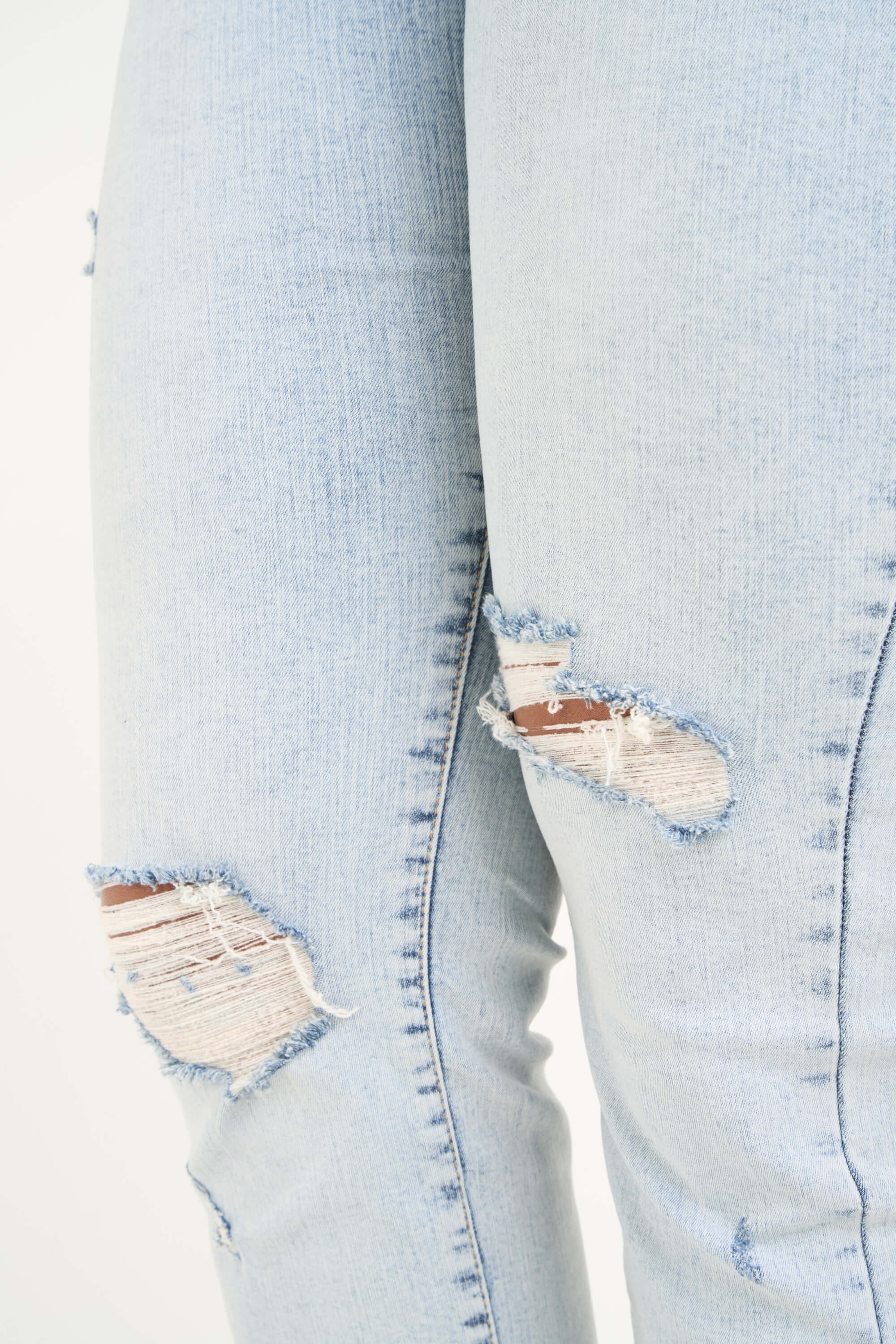 Jeans met destroyed detail image number 4