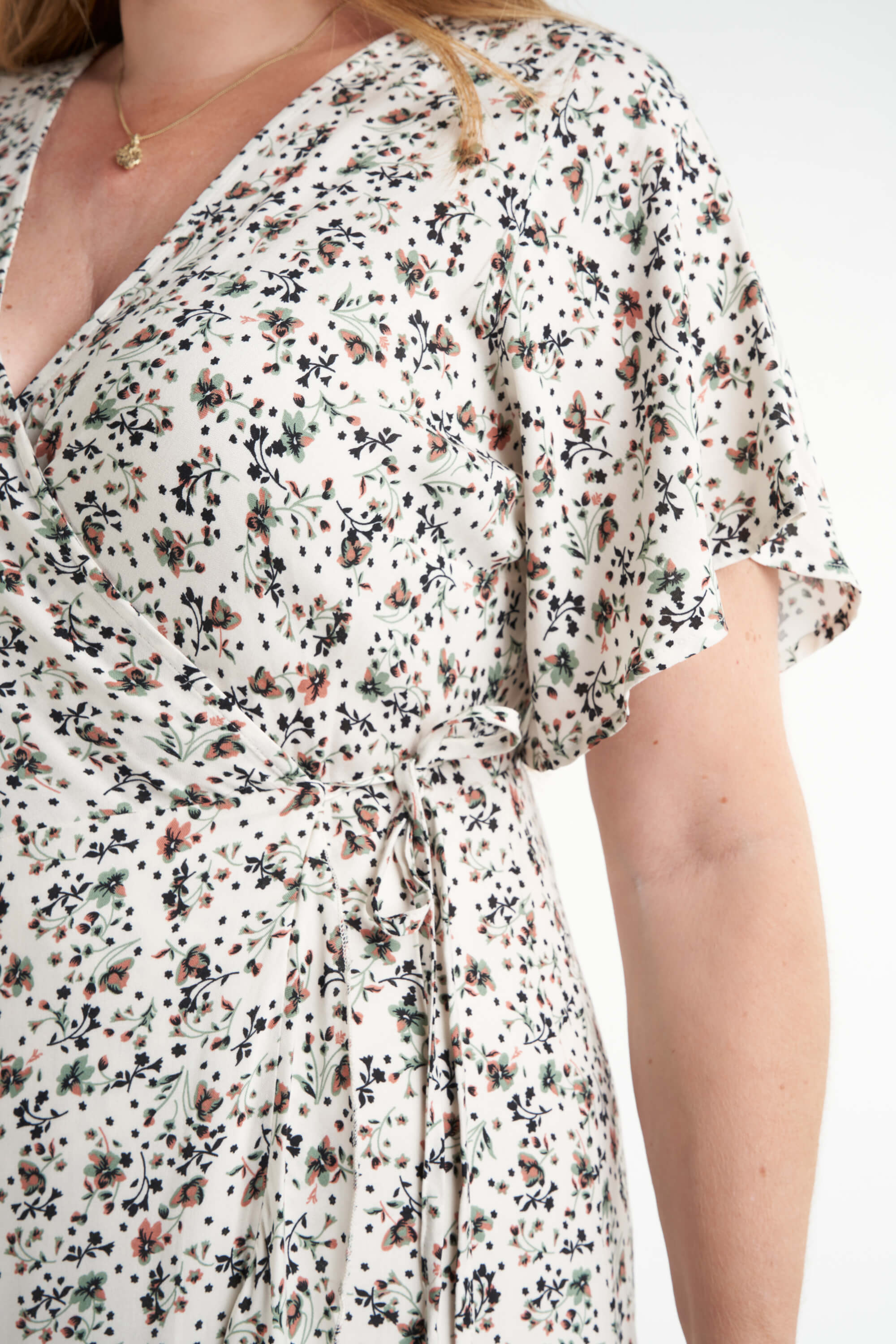 Longue robe portefeuille à imprimé floral image number 5