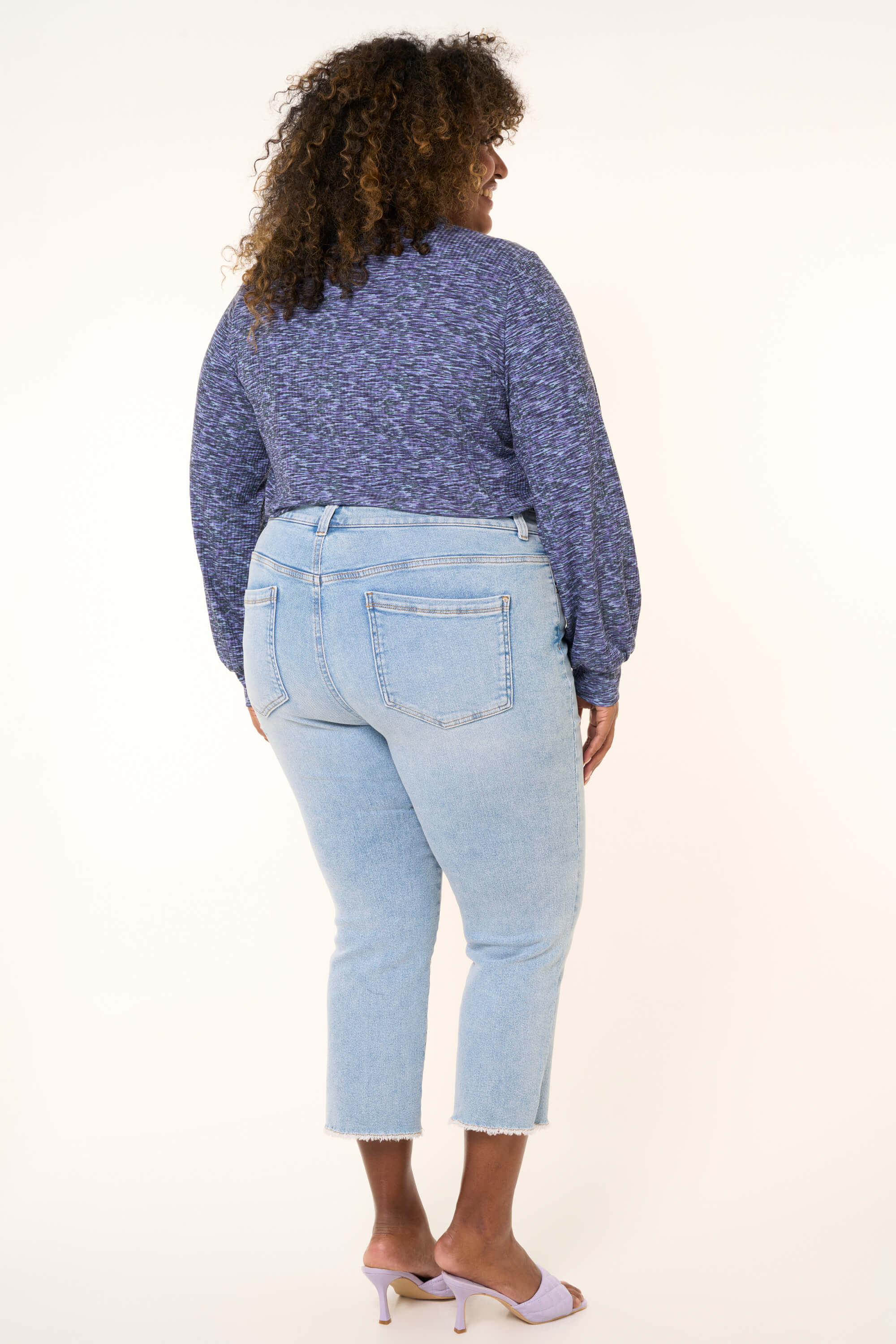 Cropped jeans image number 1